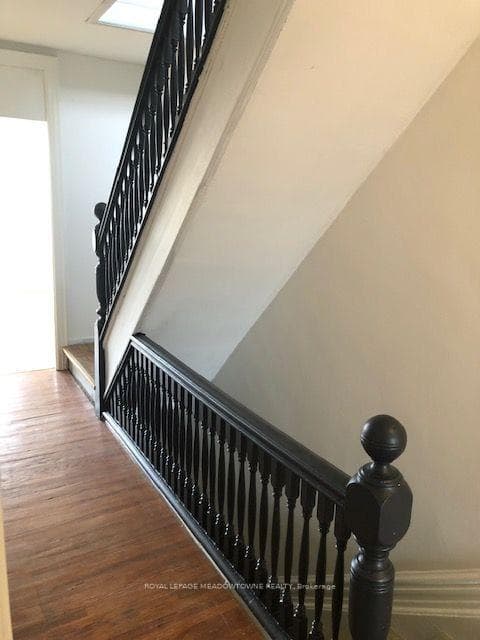 1211 College Street Unit Upper photo 8