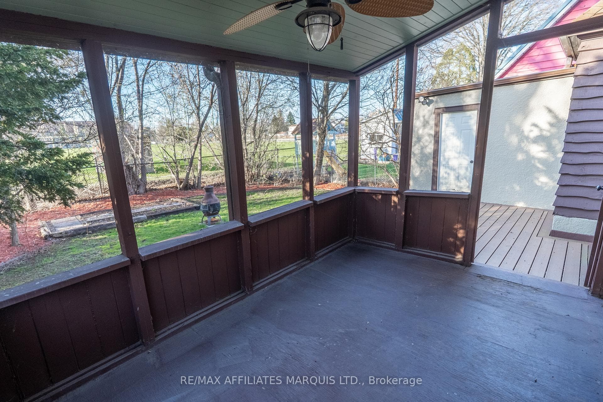 9 OLD ORCHARD Avenue photo 23