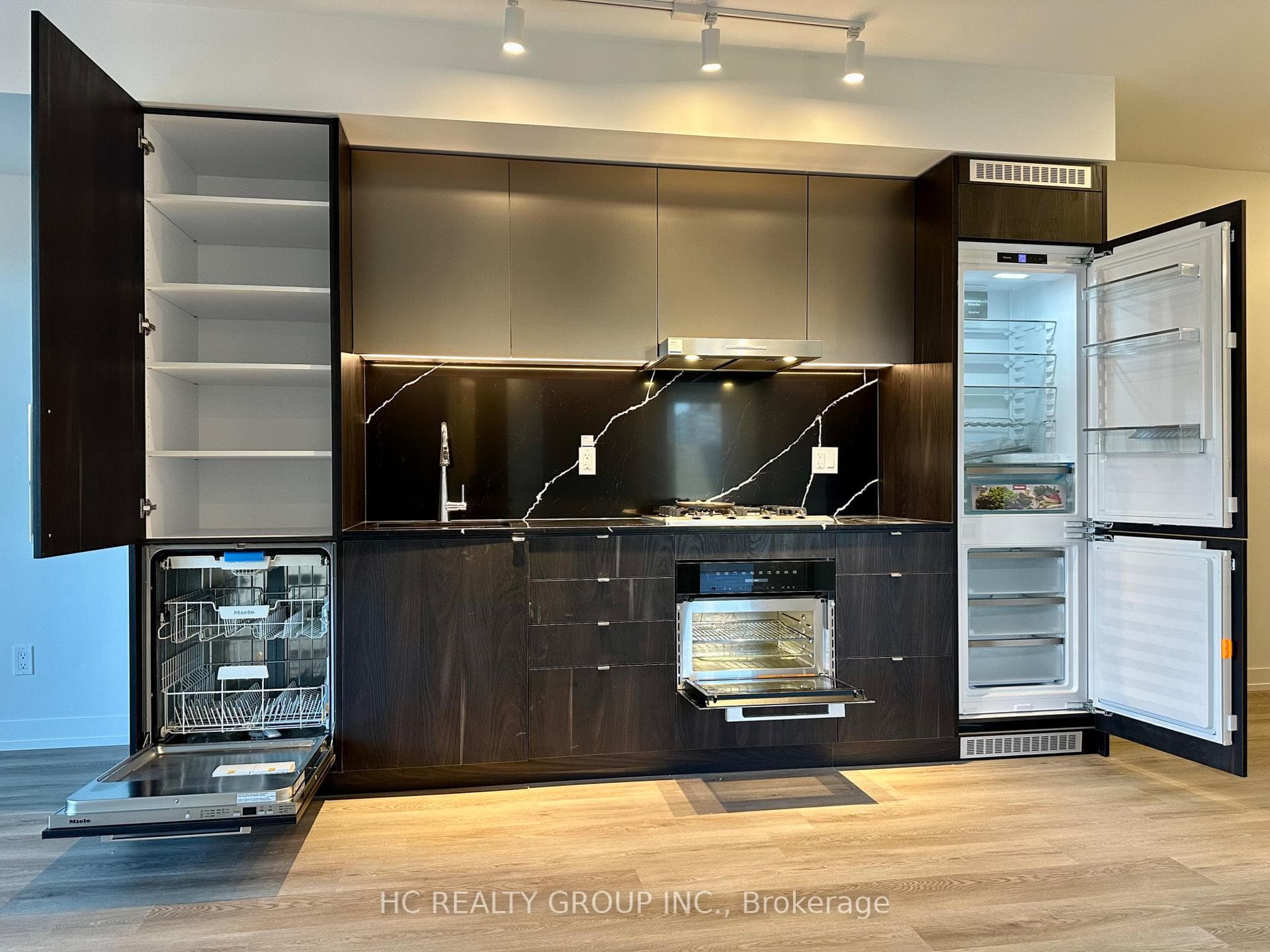 771 Yonge Street Unit 1108 photo 6