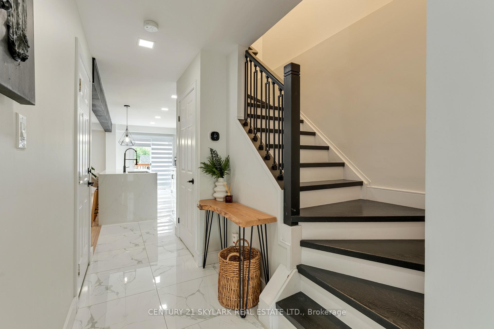 1385 Upper Wentworth Street Unit 15 photo 8