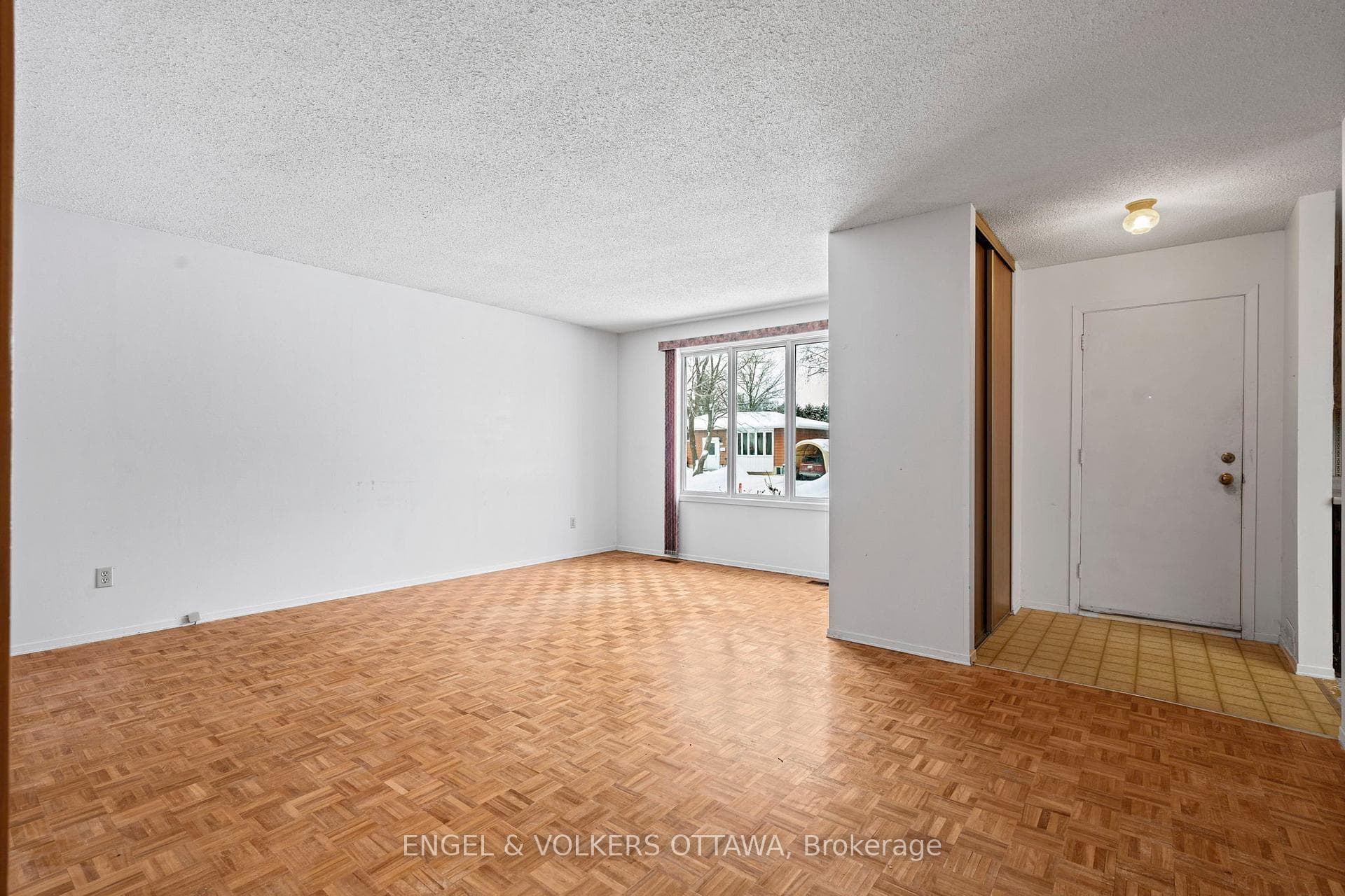 17 Ballantrae Way photo 8