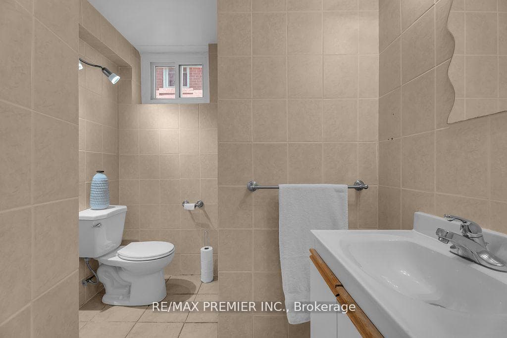 47 Aurora Heights Drive photo 33