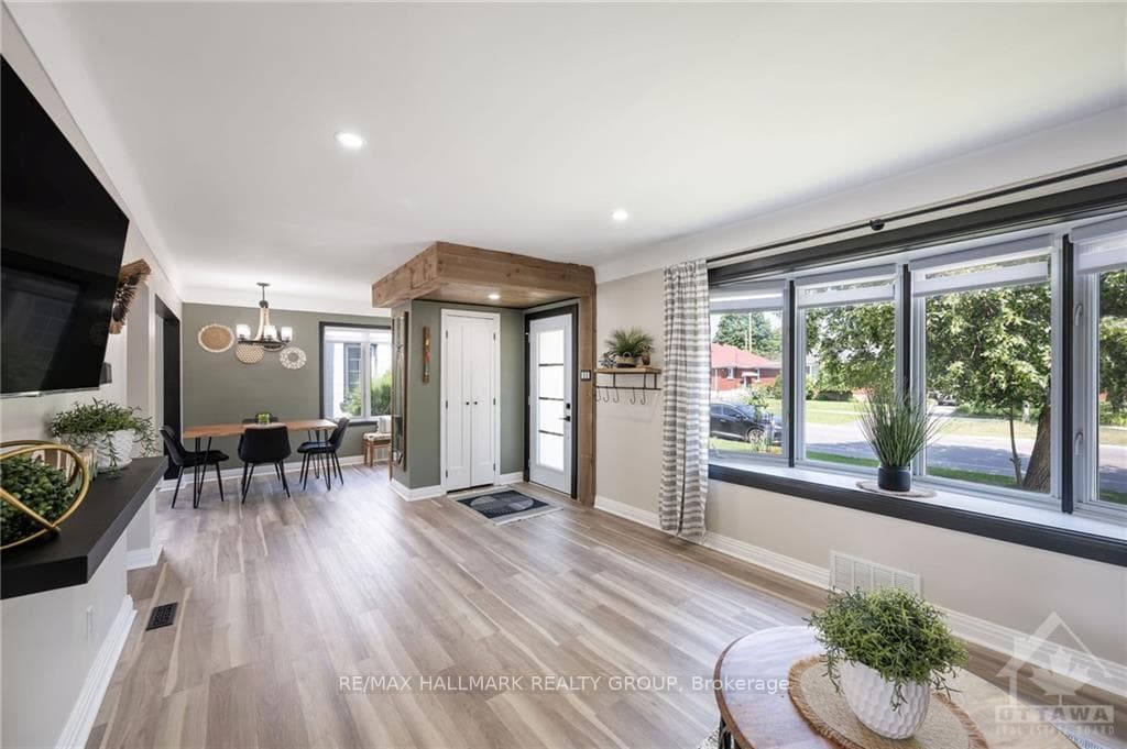 580 DONALD Street photo 7
