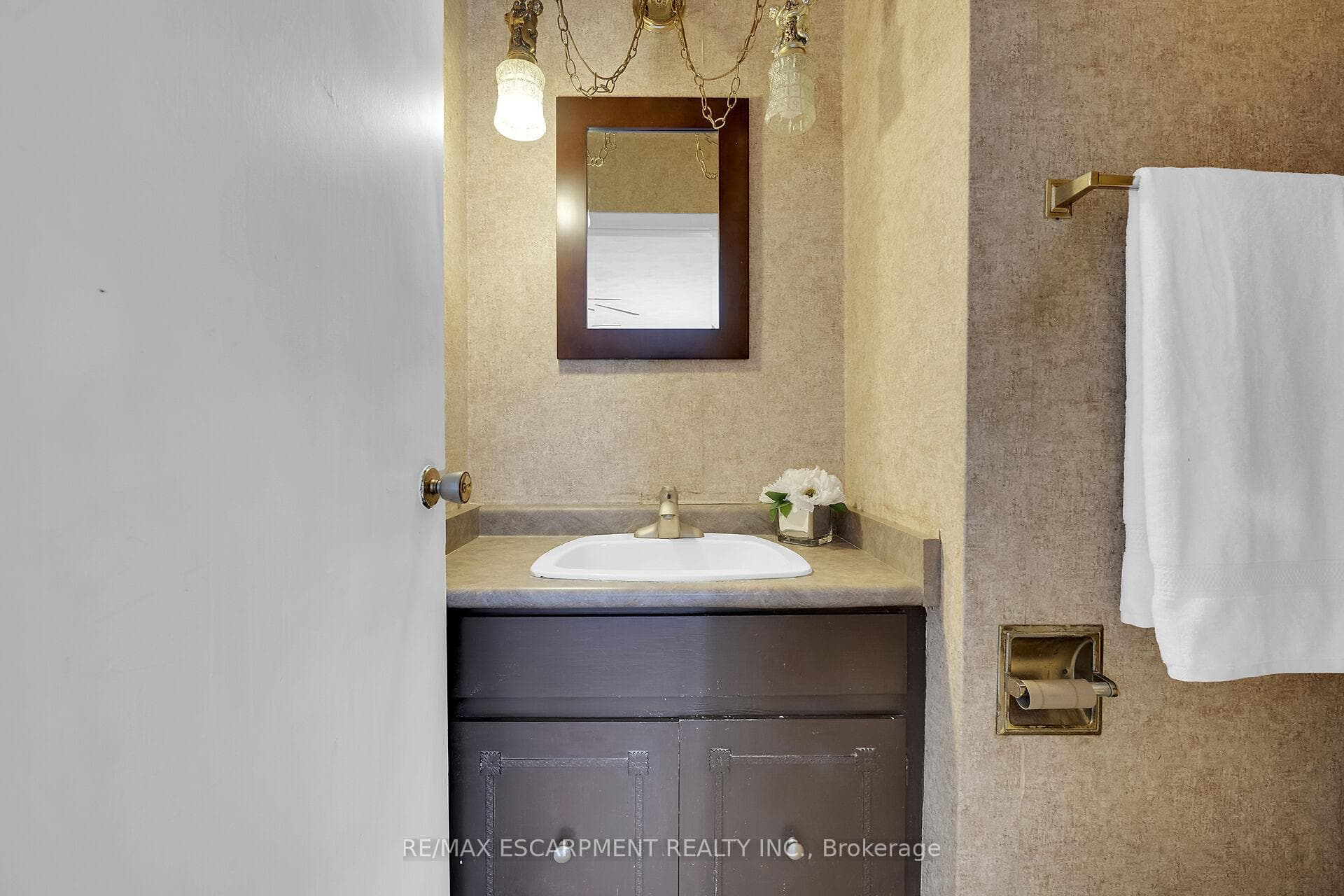 42 Nelles Street photo 23