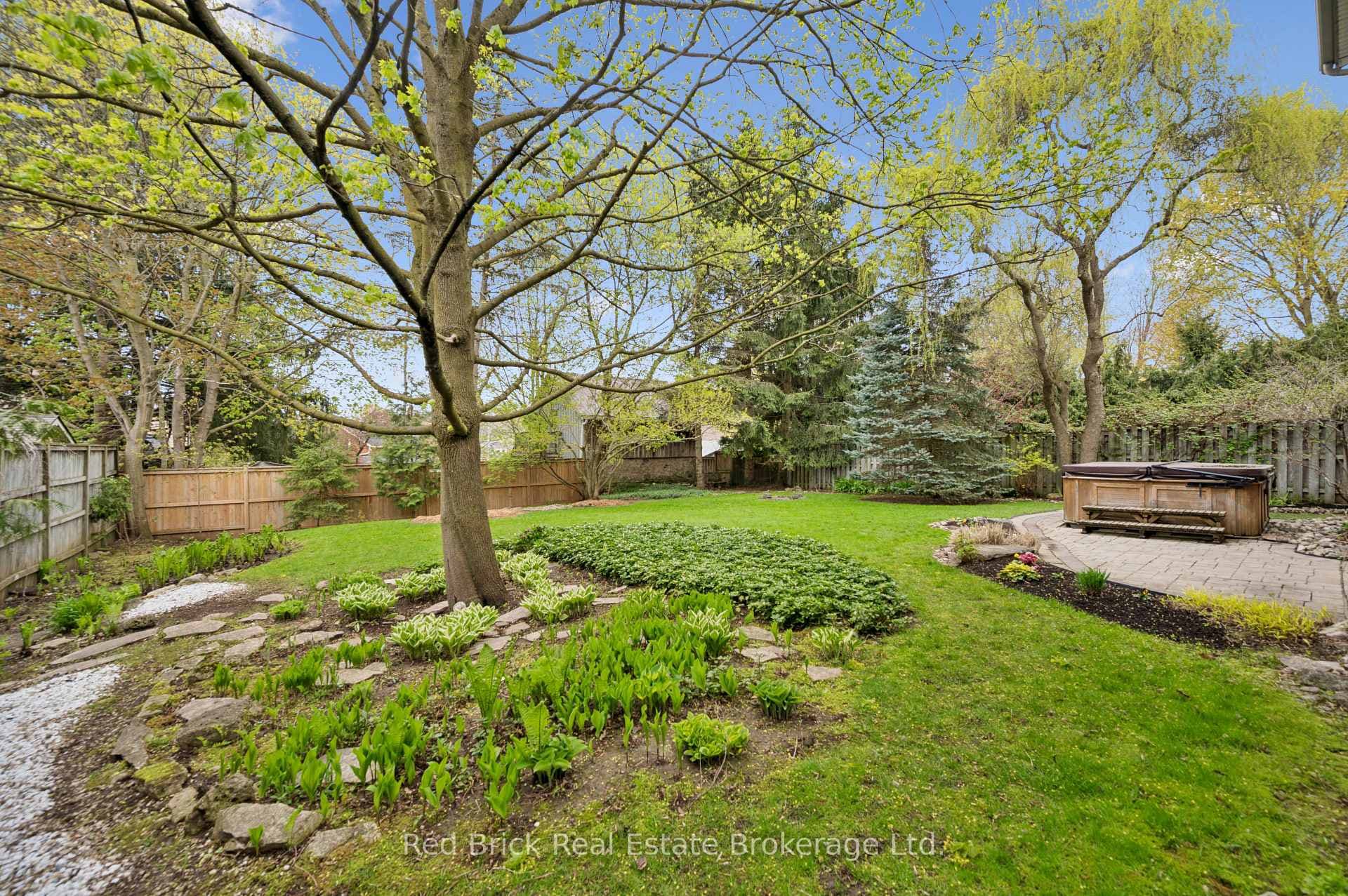 326 Erb Street photo 28