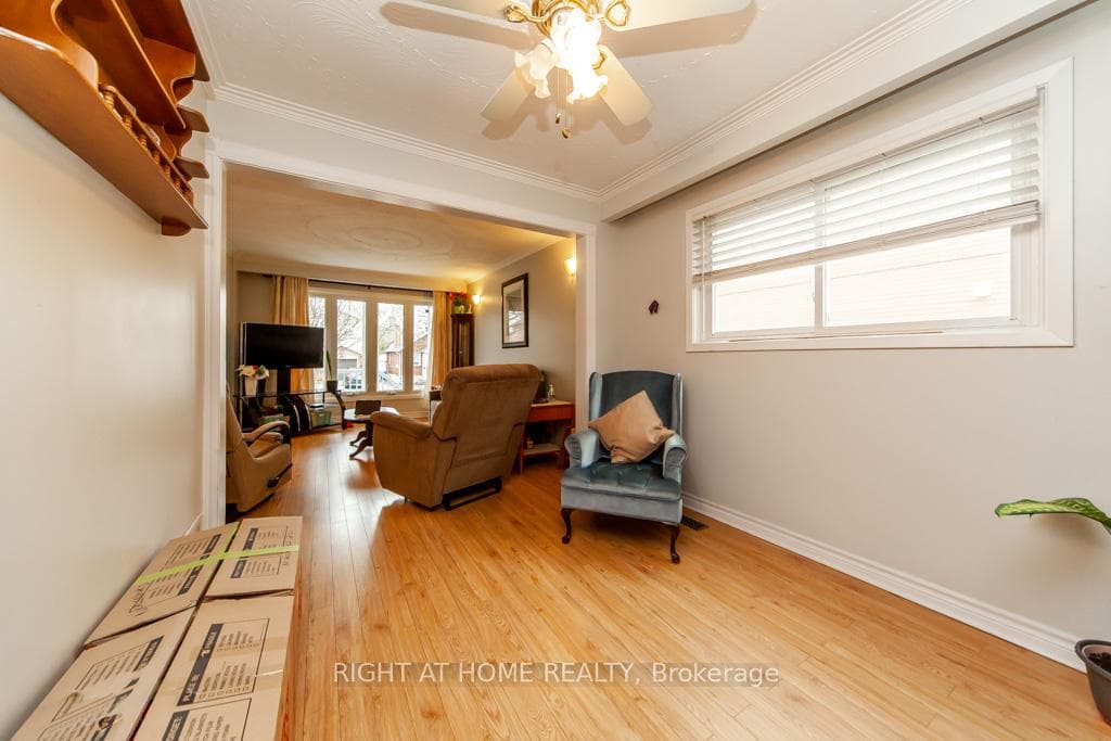 25 Alan Avenue photo 8