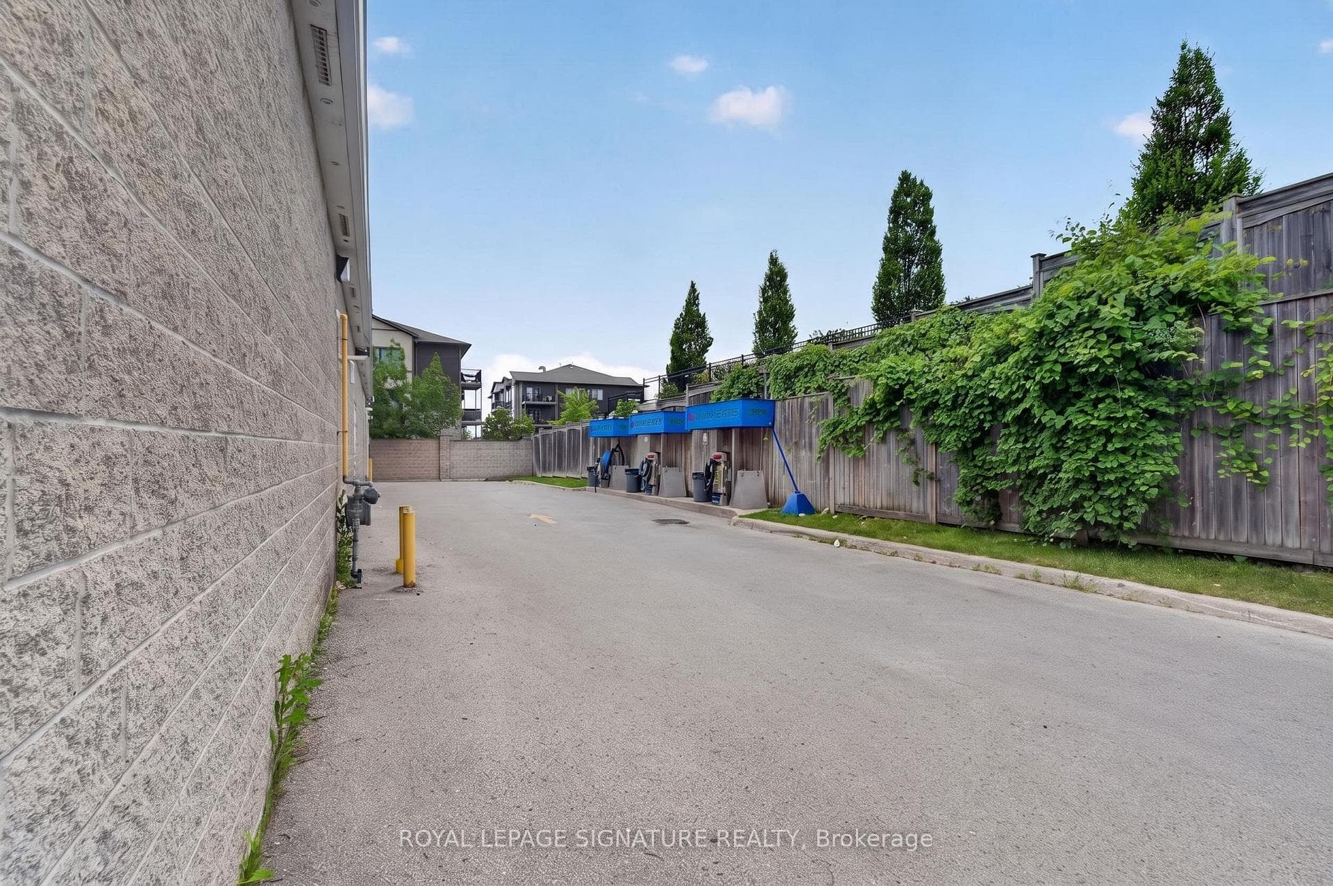 1829 Adelaide Street photo 32