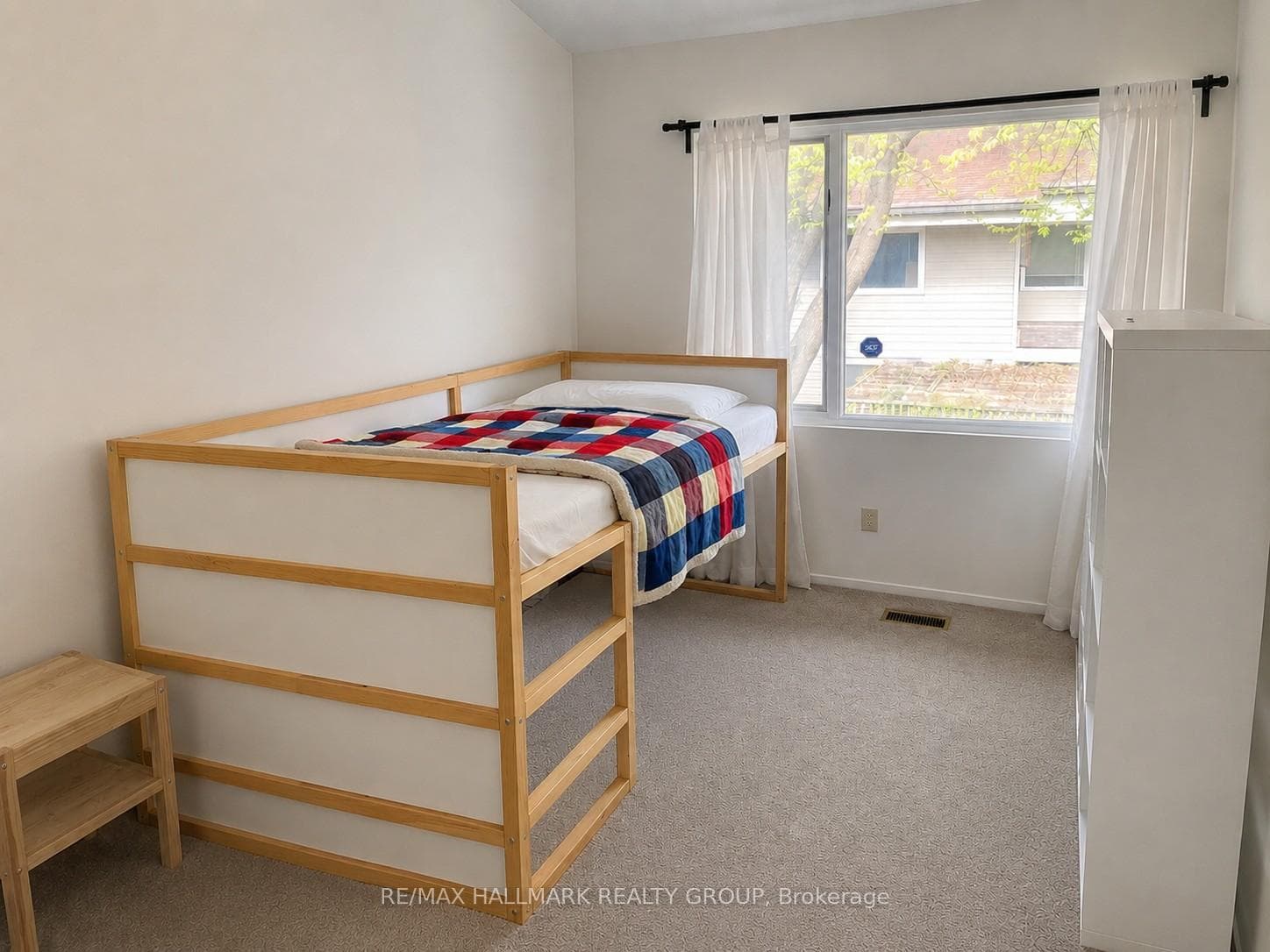285 Bruyere Street photo 13