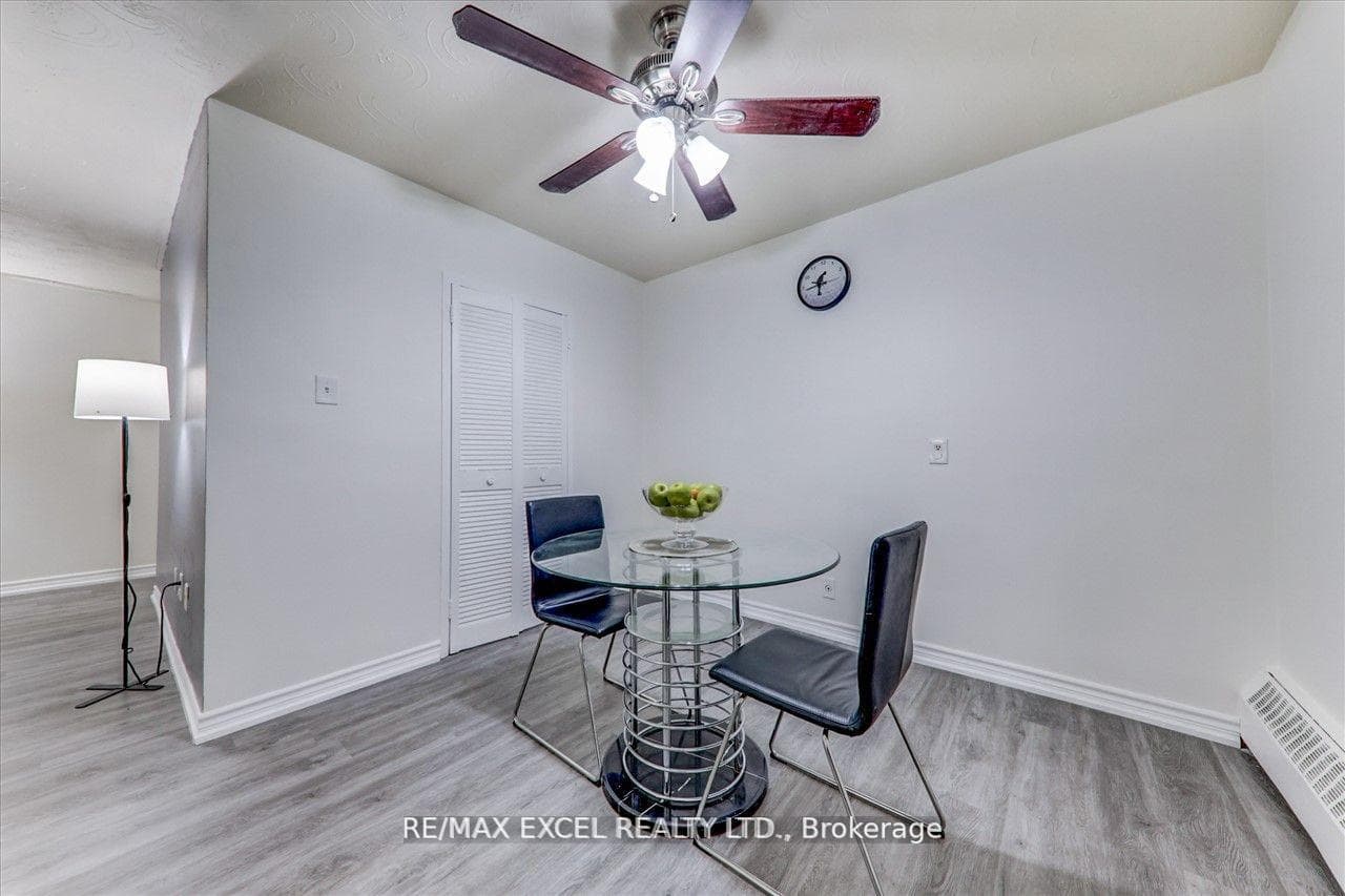 2245 Eglinton Avenue Unit 205 photo 18