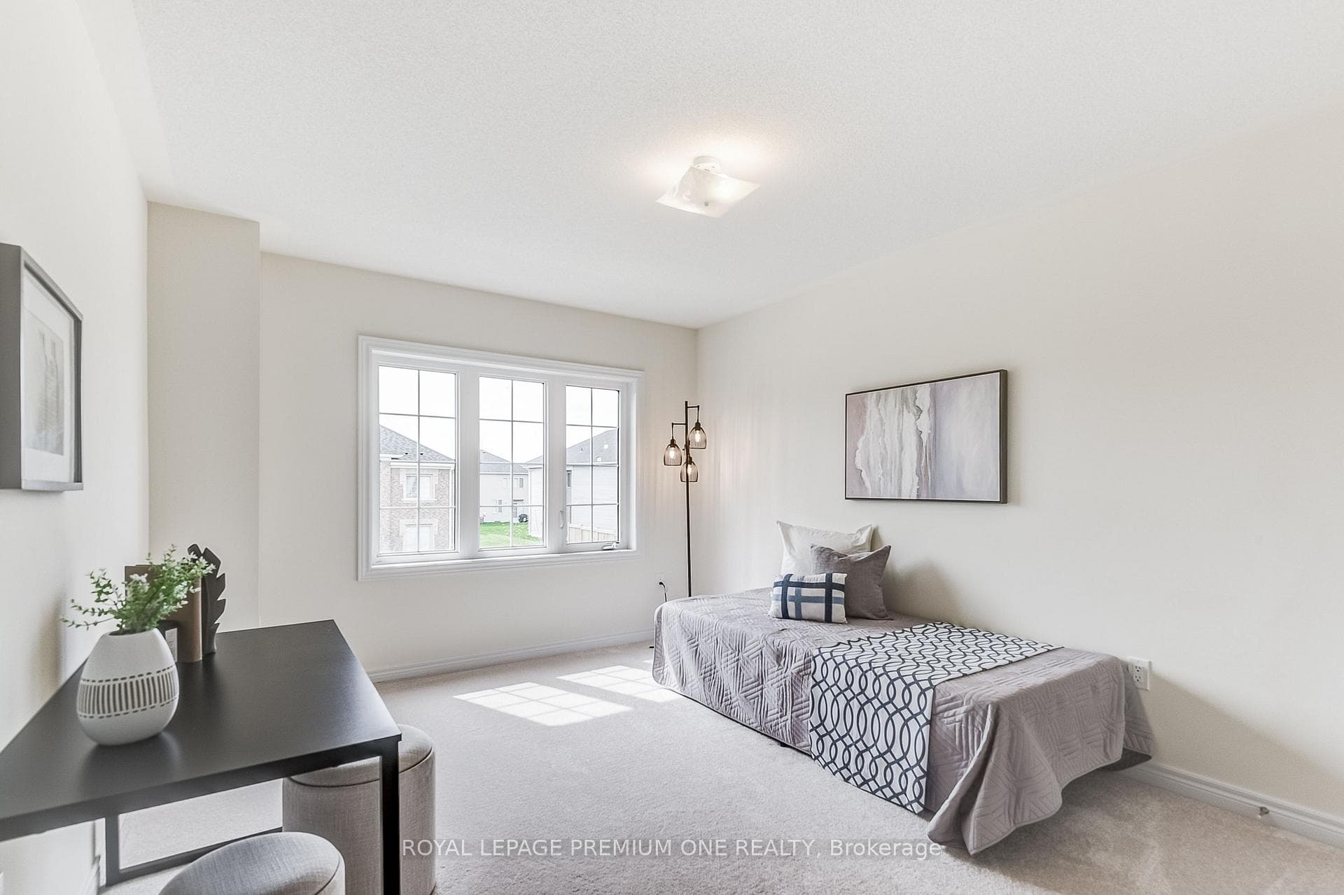 468 Black Cherry Crescent photo 24