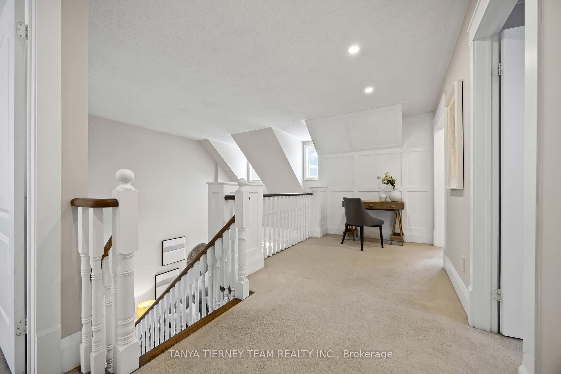 9 Holsted Road photo 32