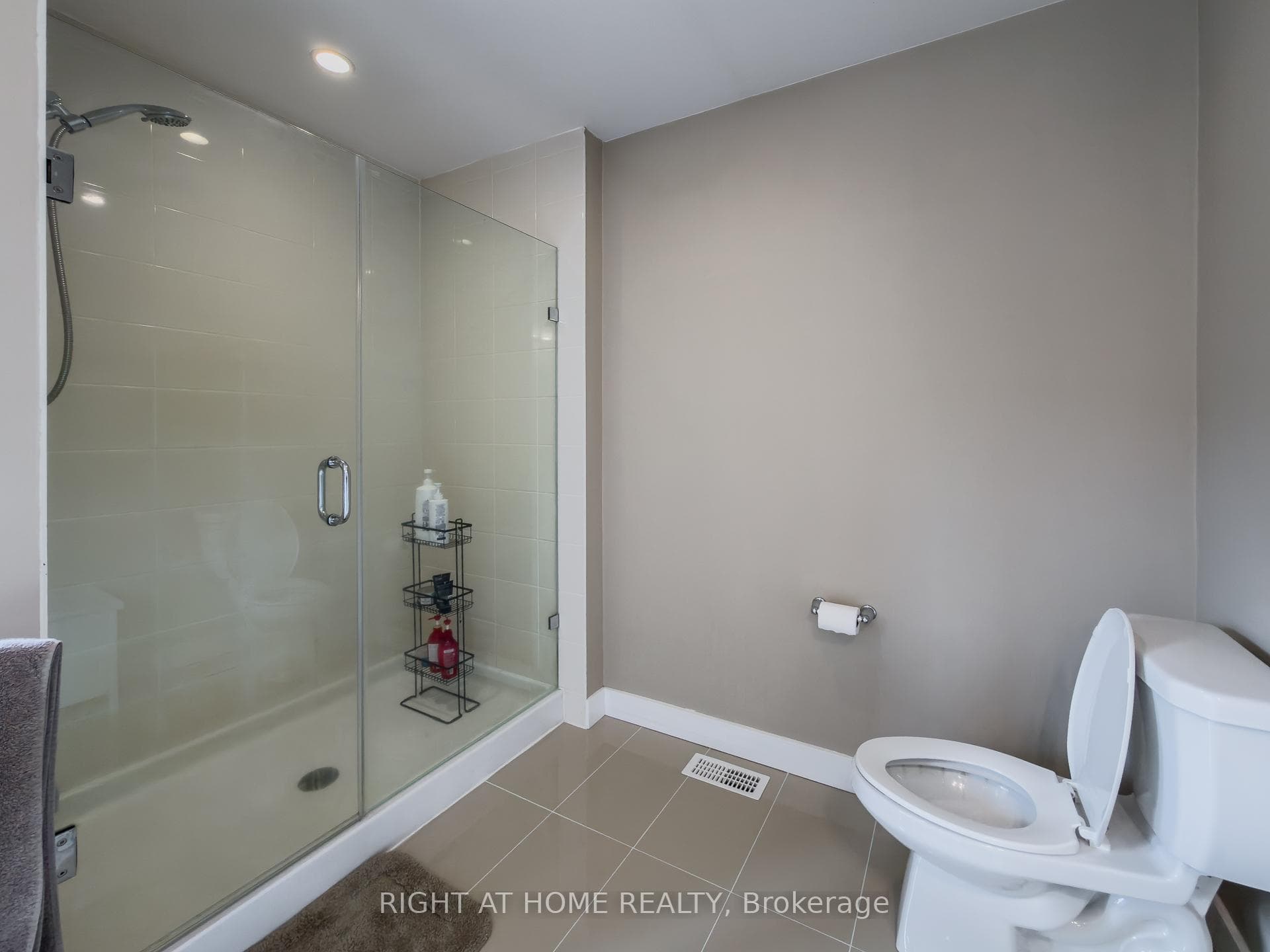 77 Leaden Hall Drive photo 24