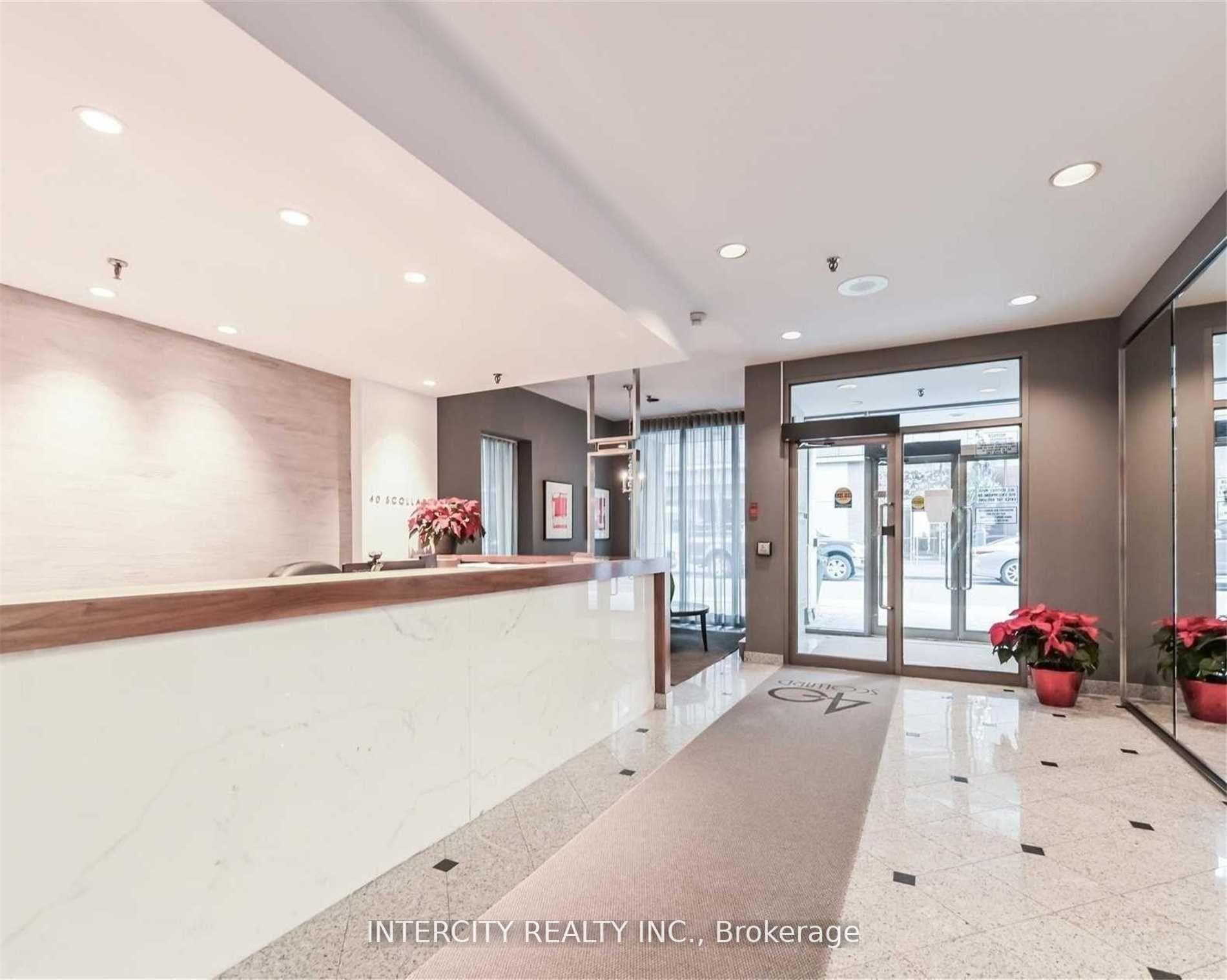 40 Scollard Street Unit 605 photo 3