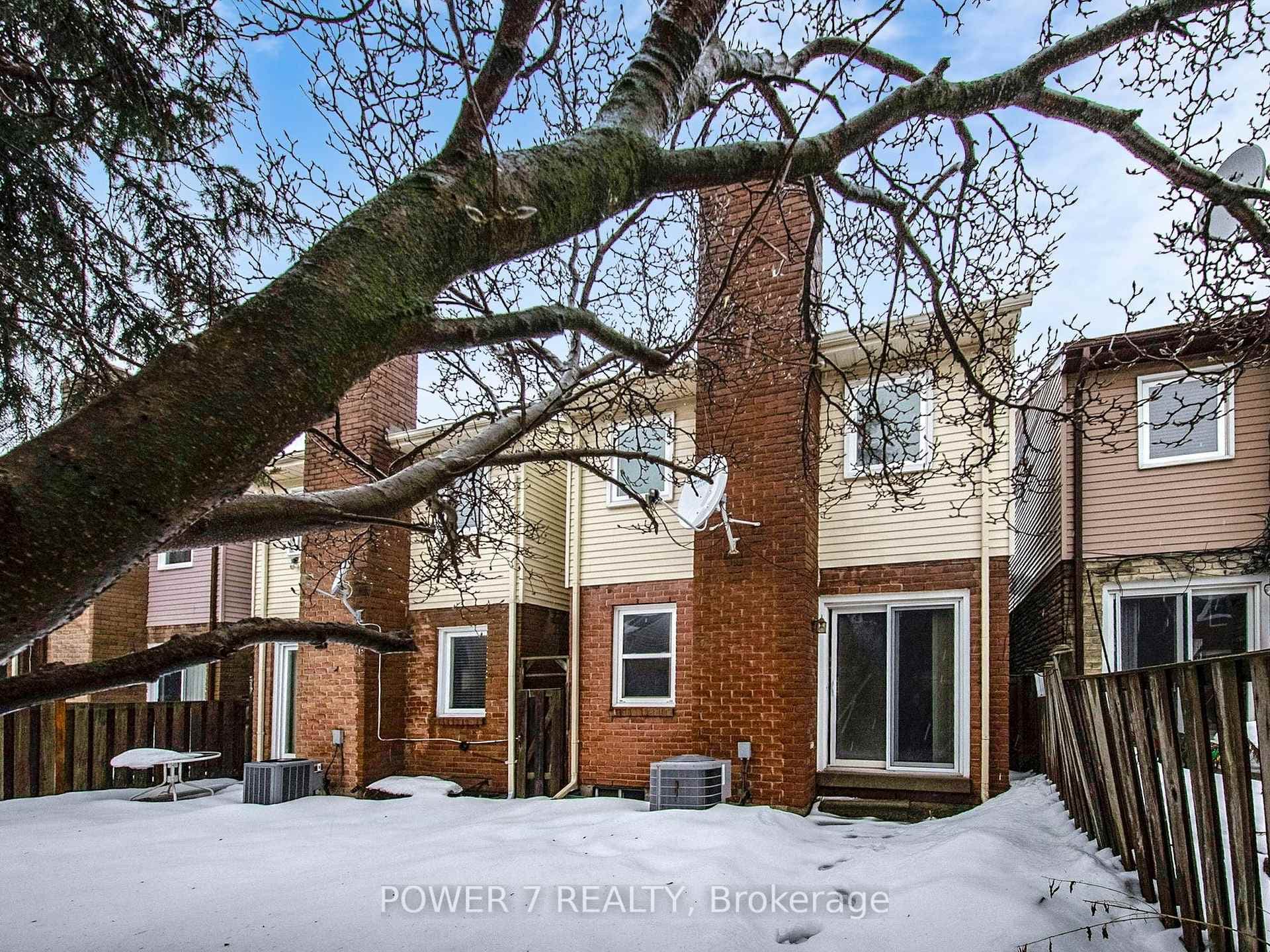 114 SANDYHOOK Square photo 40