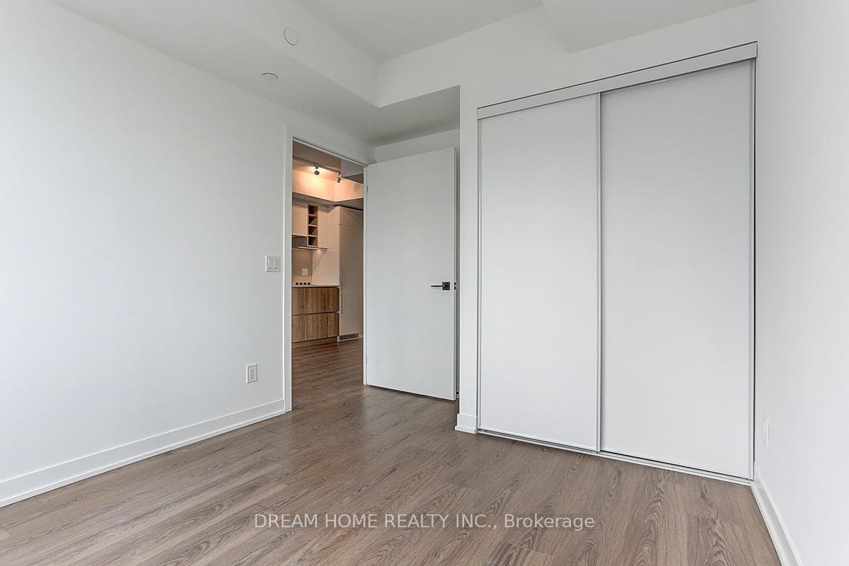 319 jarvis Street Unit 1116 photo 32