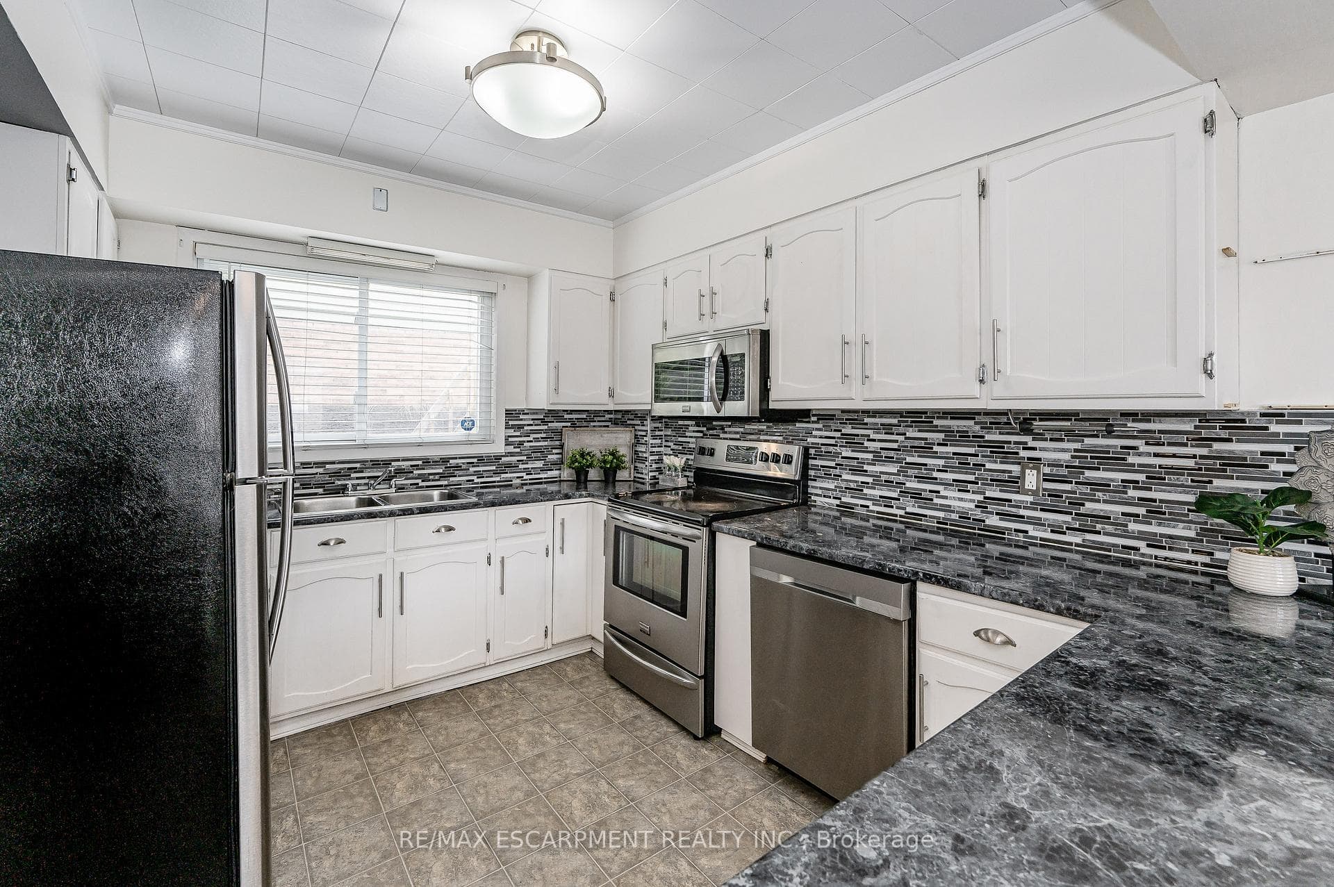4625 Fifth Avenue photo 14
