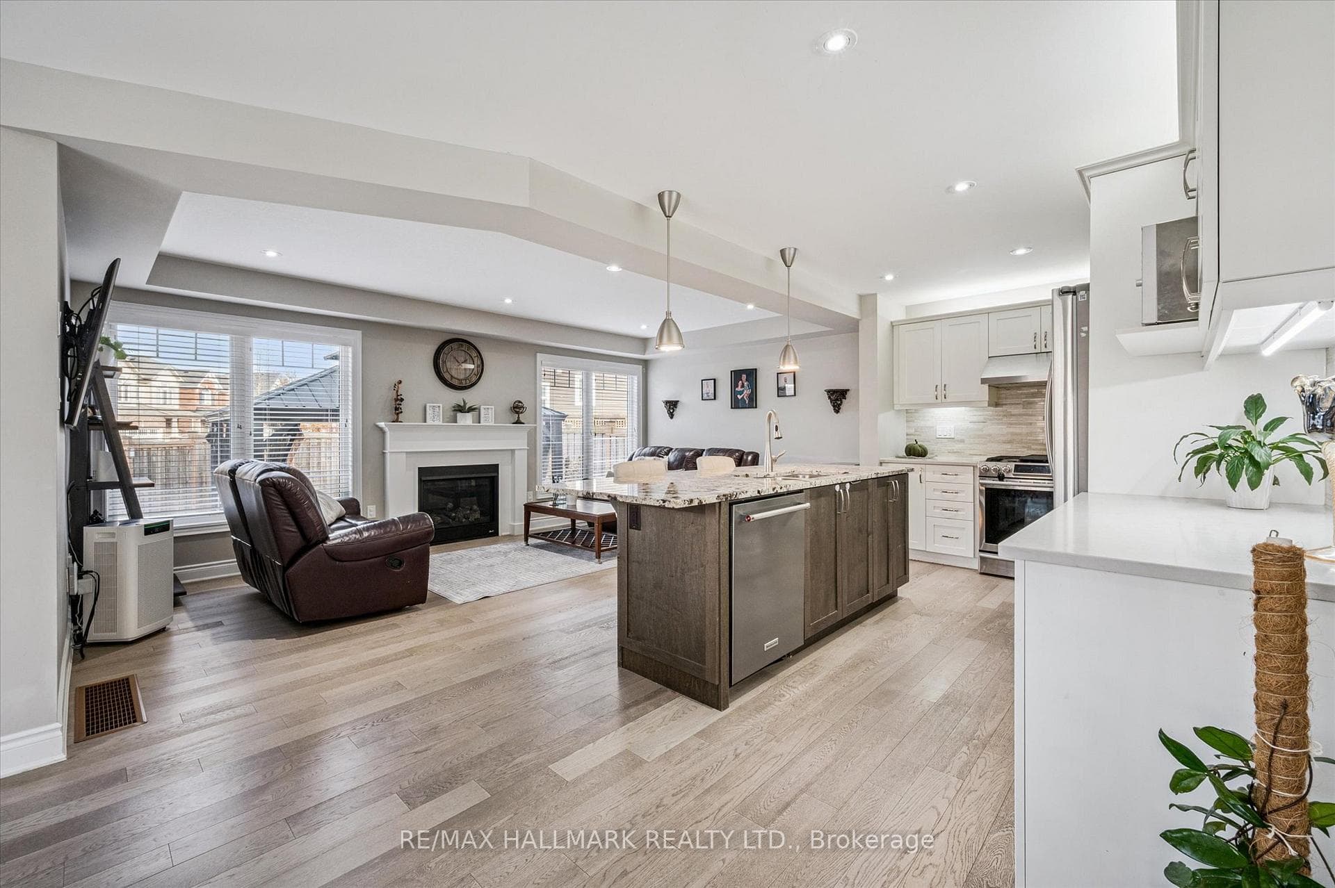 226 Amand Drive photo 2