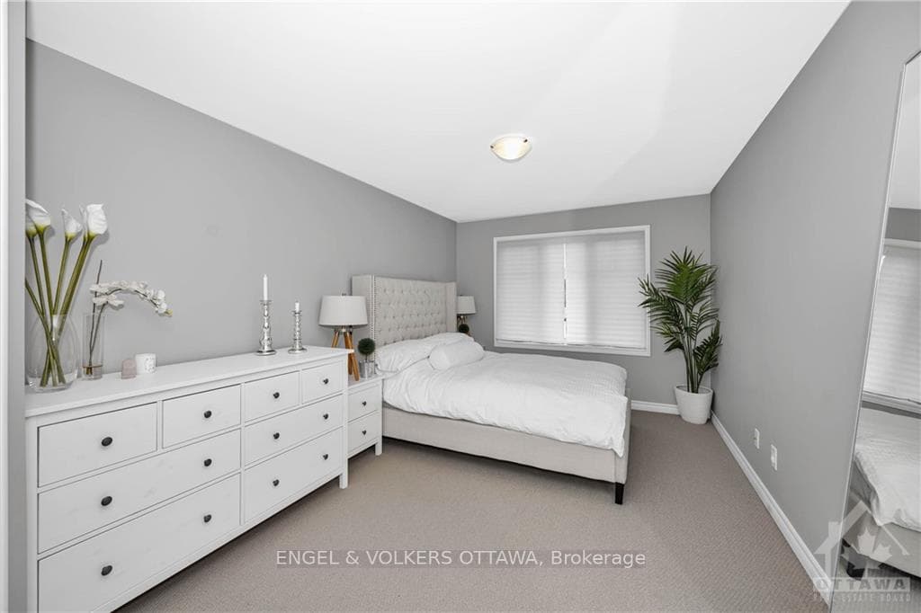 810 LOOSESTRIFE Way photo 17