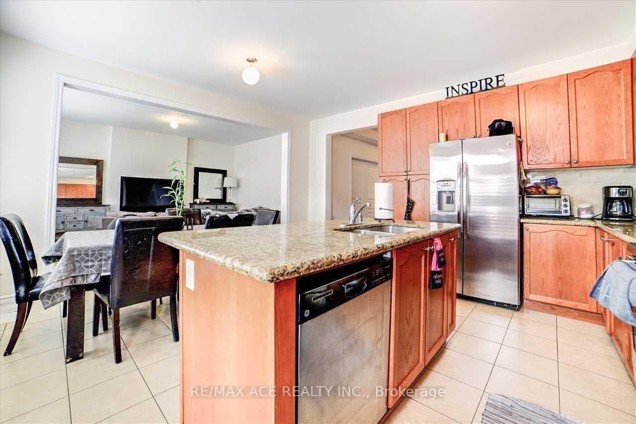 26 Newhouse Boulevard photo 15