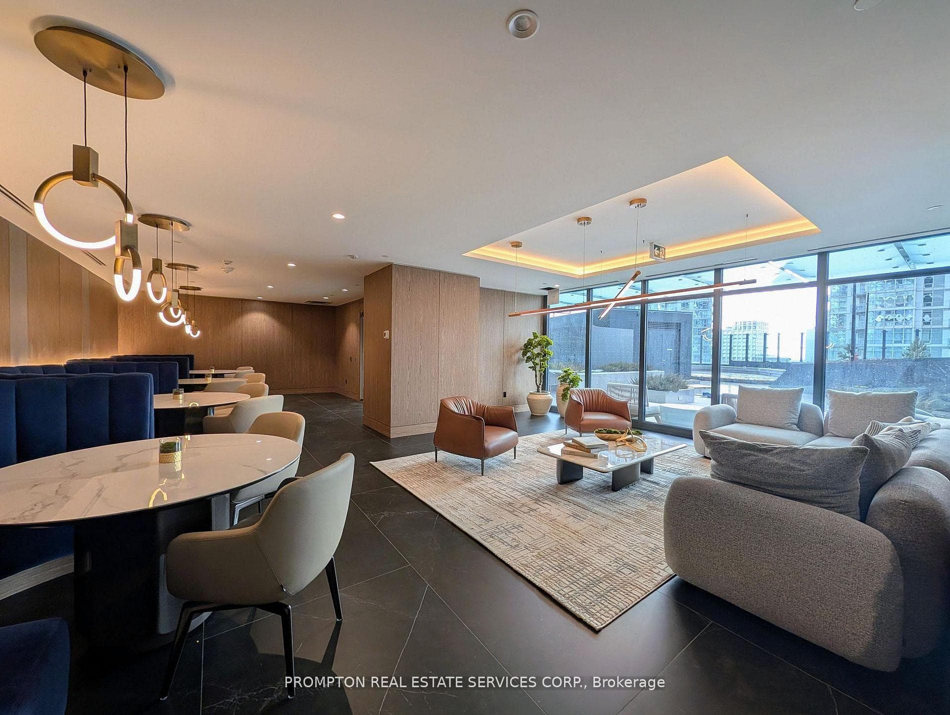 Lounge on the 11th Floor