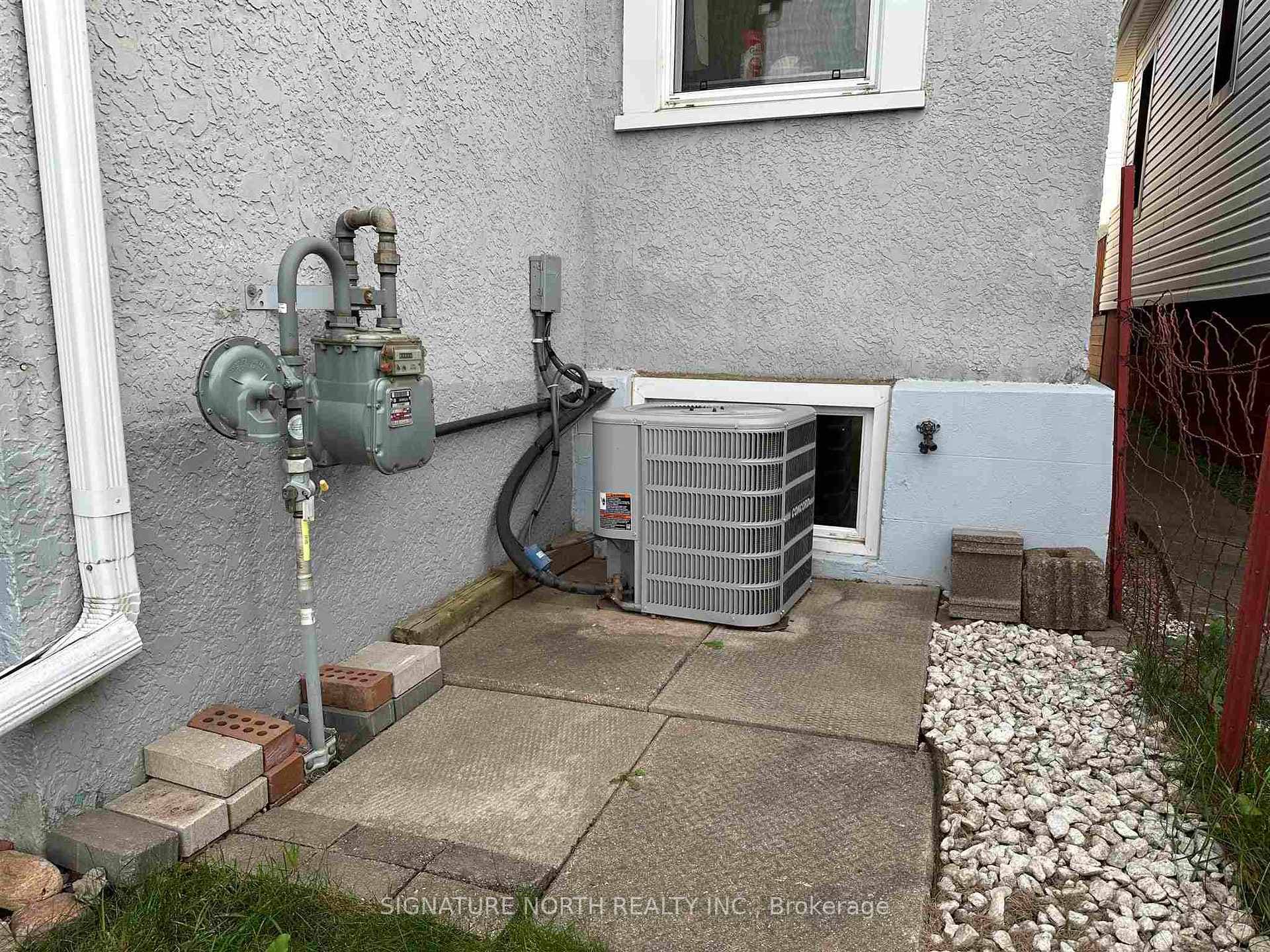 115 Brock St E photo 24
