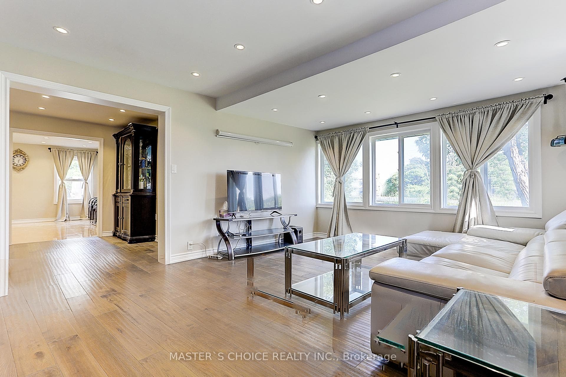 2 Preston Avenue photo 9