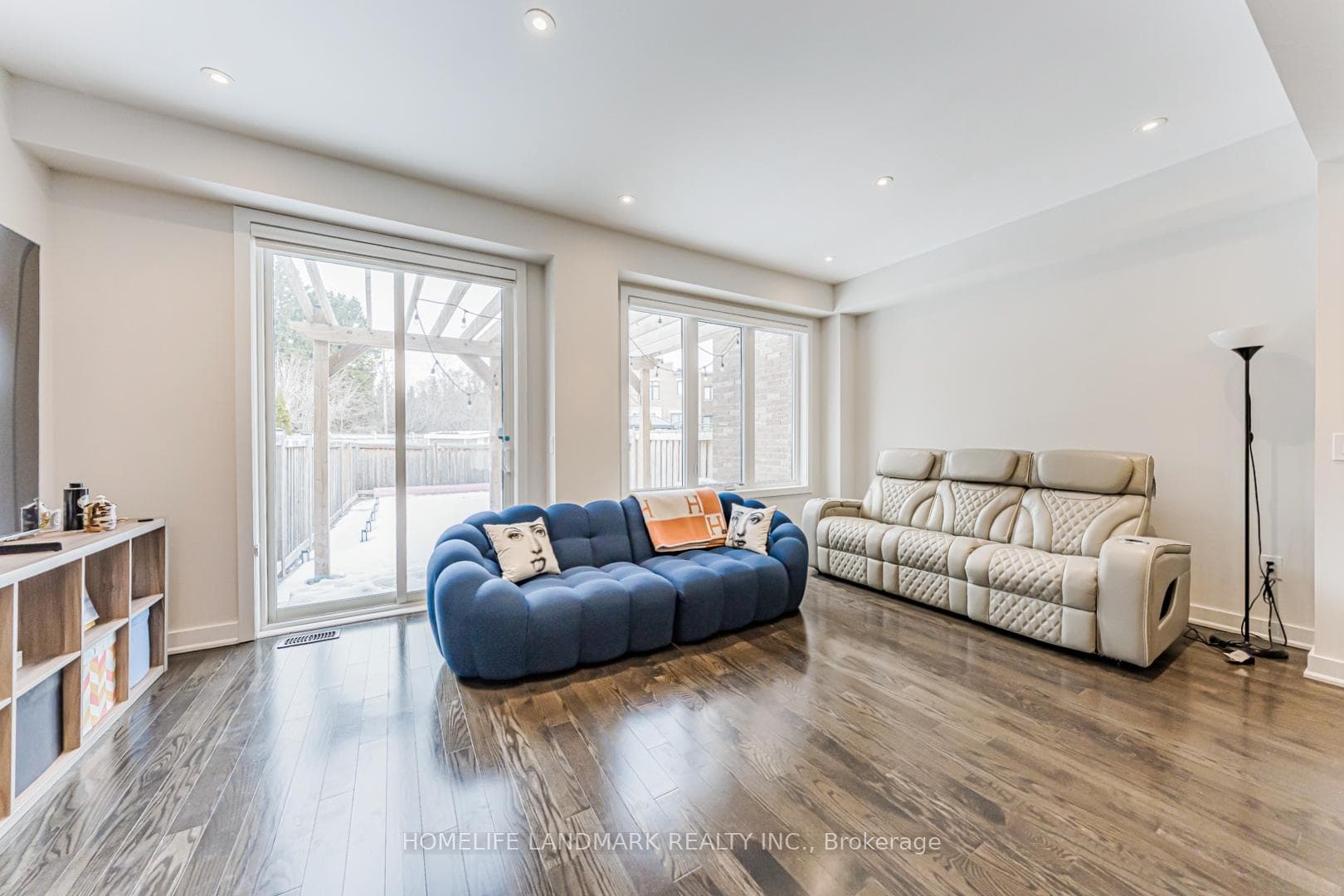 62 Helliwell Crescent photo 7