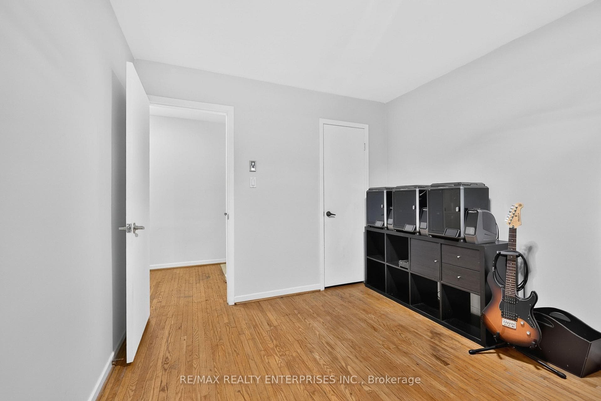 975 Cresthampton Lane photo 23