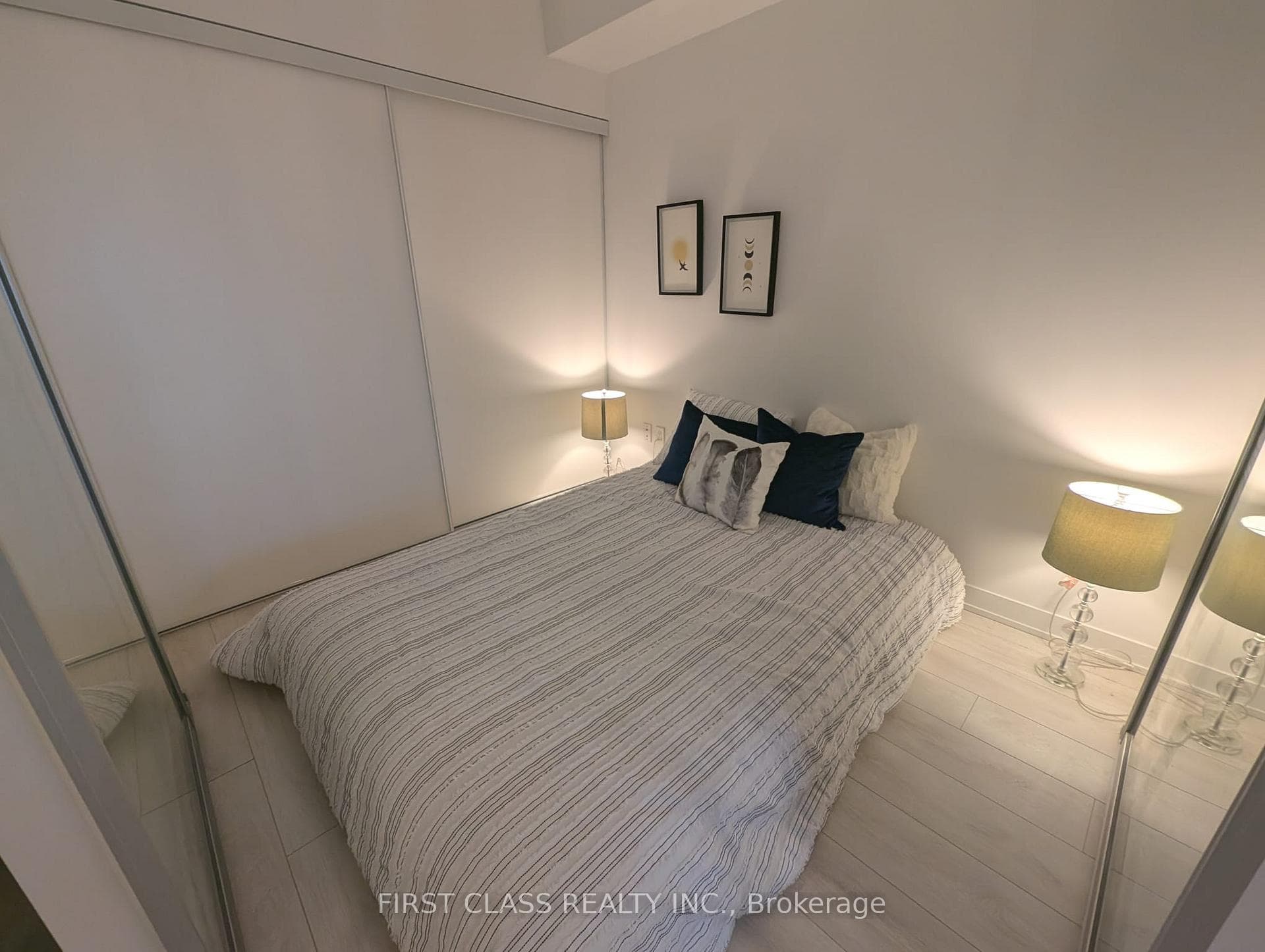 31 Tippett Road Unit 411 photo 23