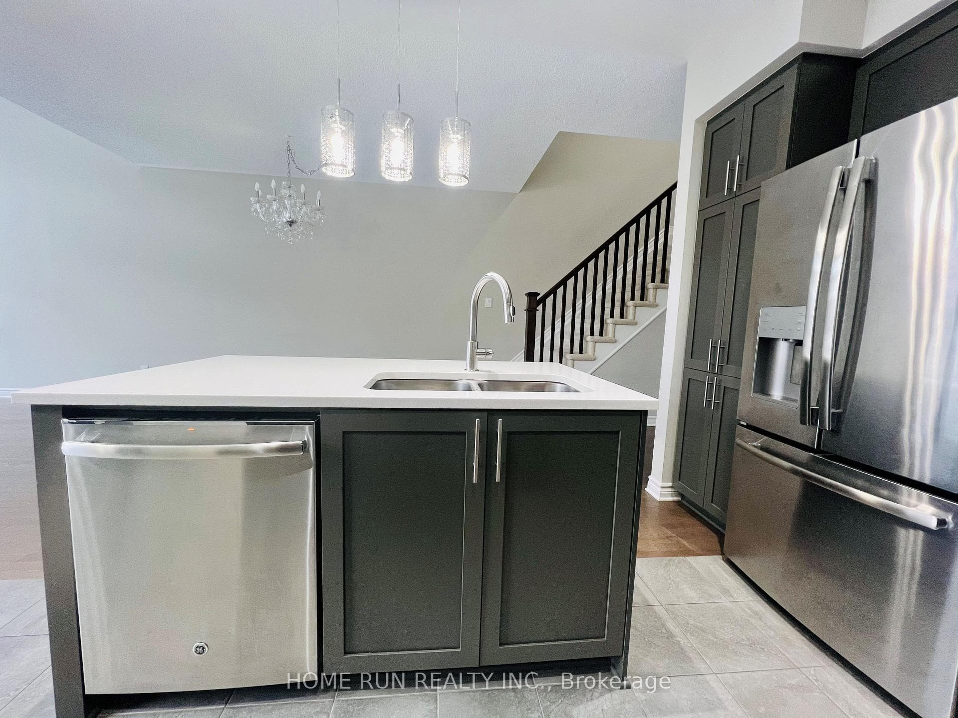 295 Shinleaf Crescent photo 6