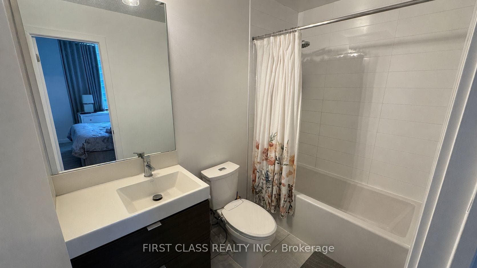 Main bathroom