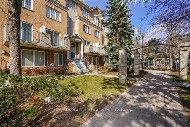 28 Sommerset Way Unit 1021 photo 2