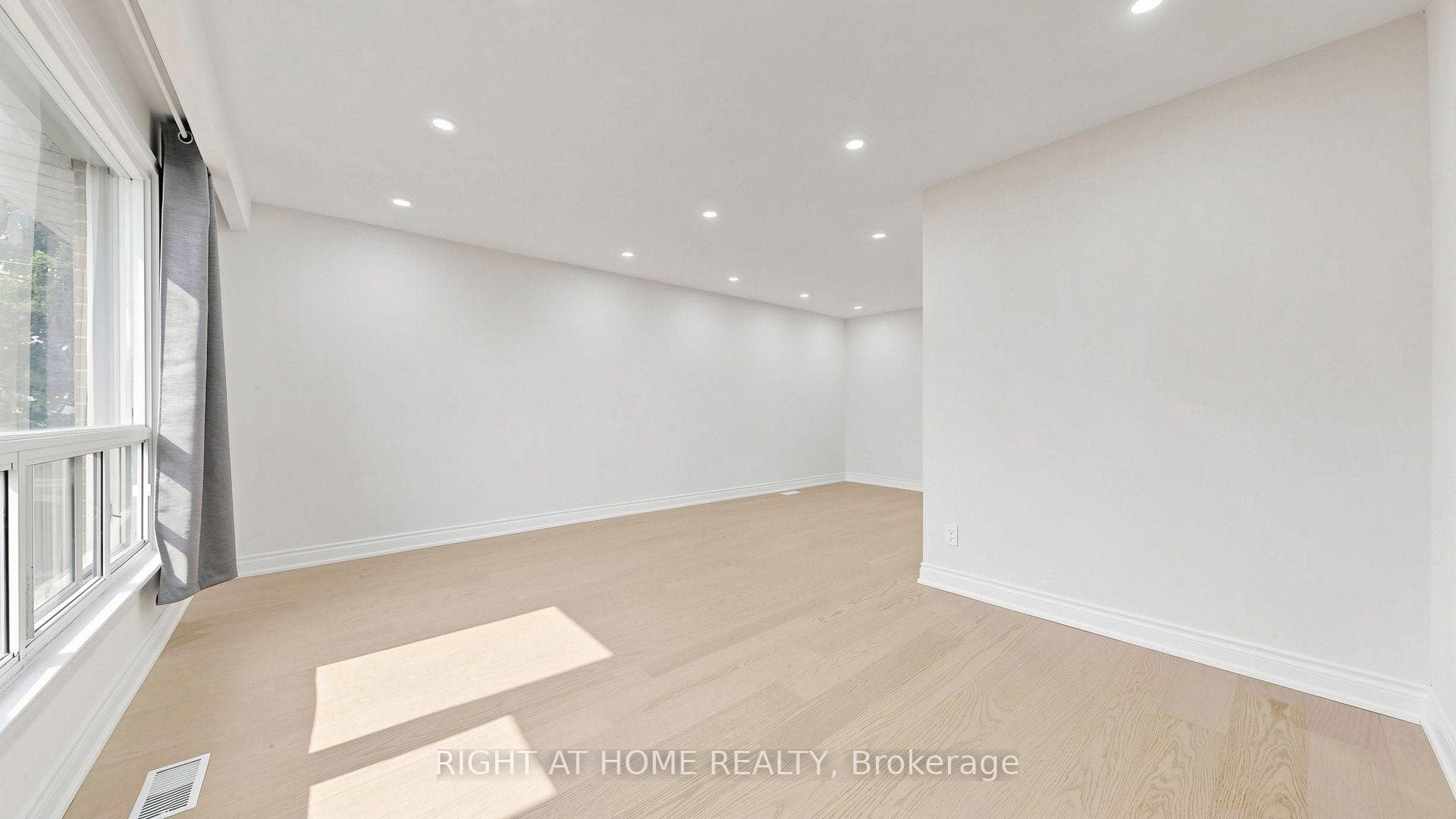 76 Fenside Drive photo 5