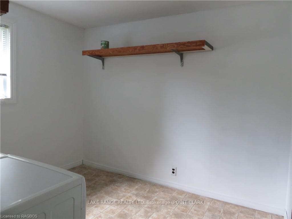 303 SAUK Court photo 9