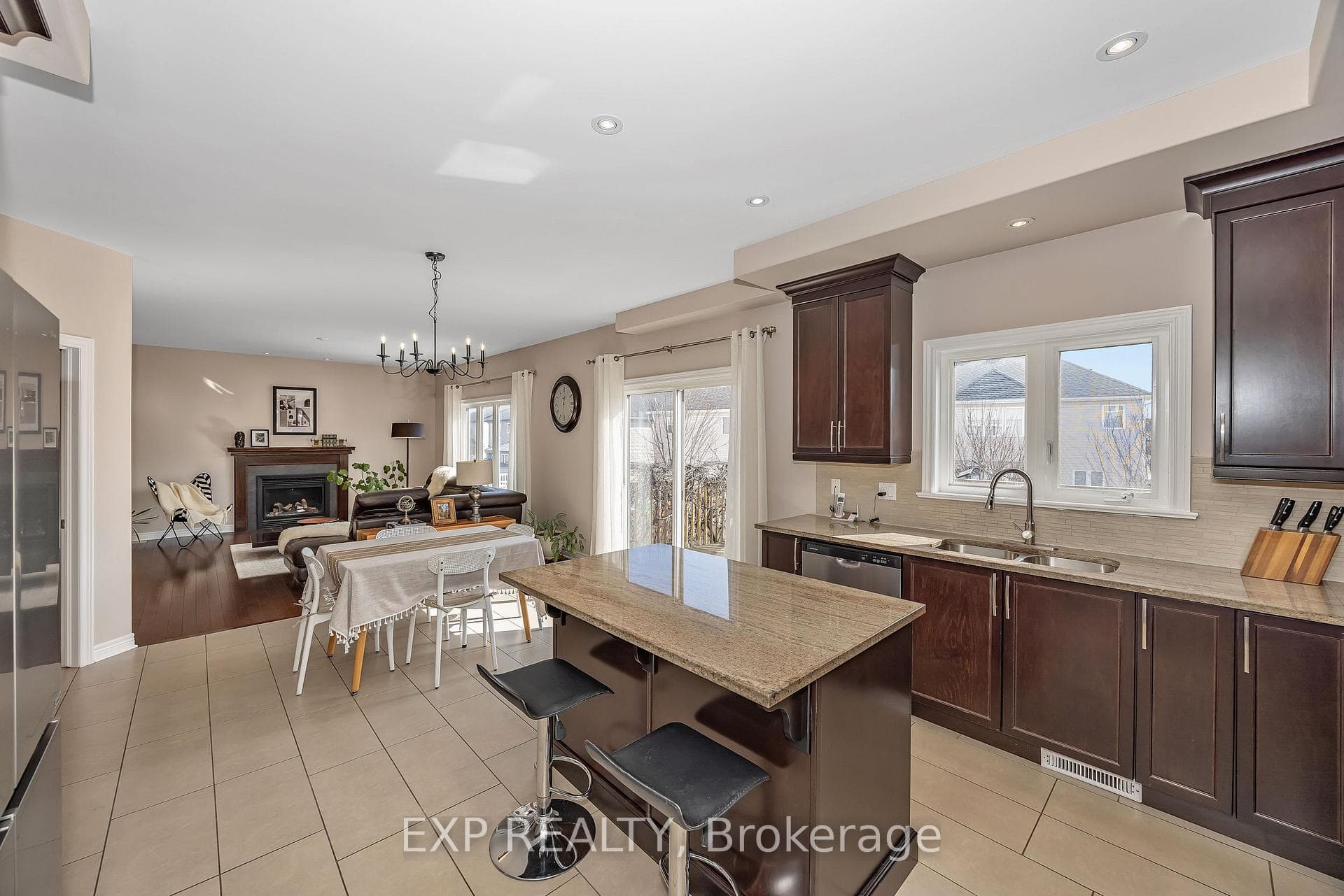 419 Landswood Way photo 7