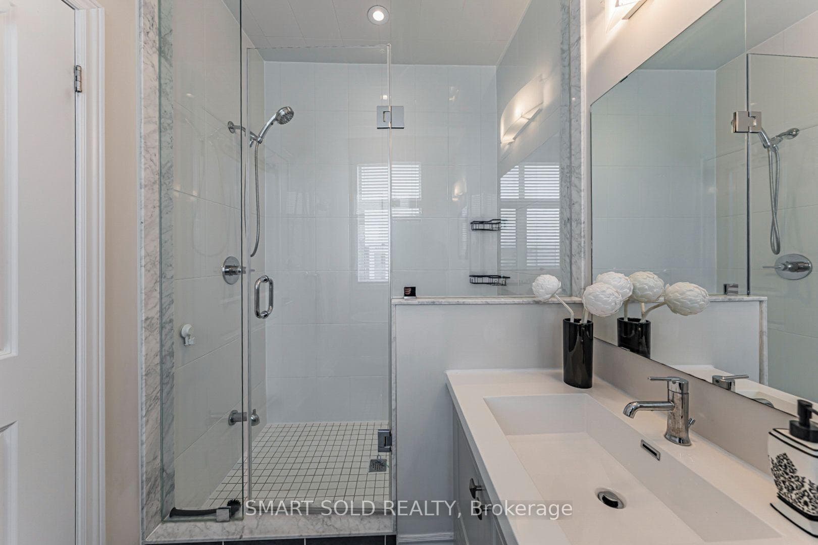 585 Marc Santi Boulevard photo 34