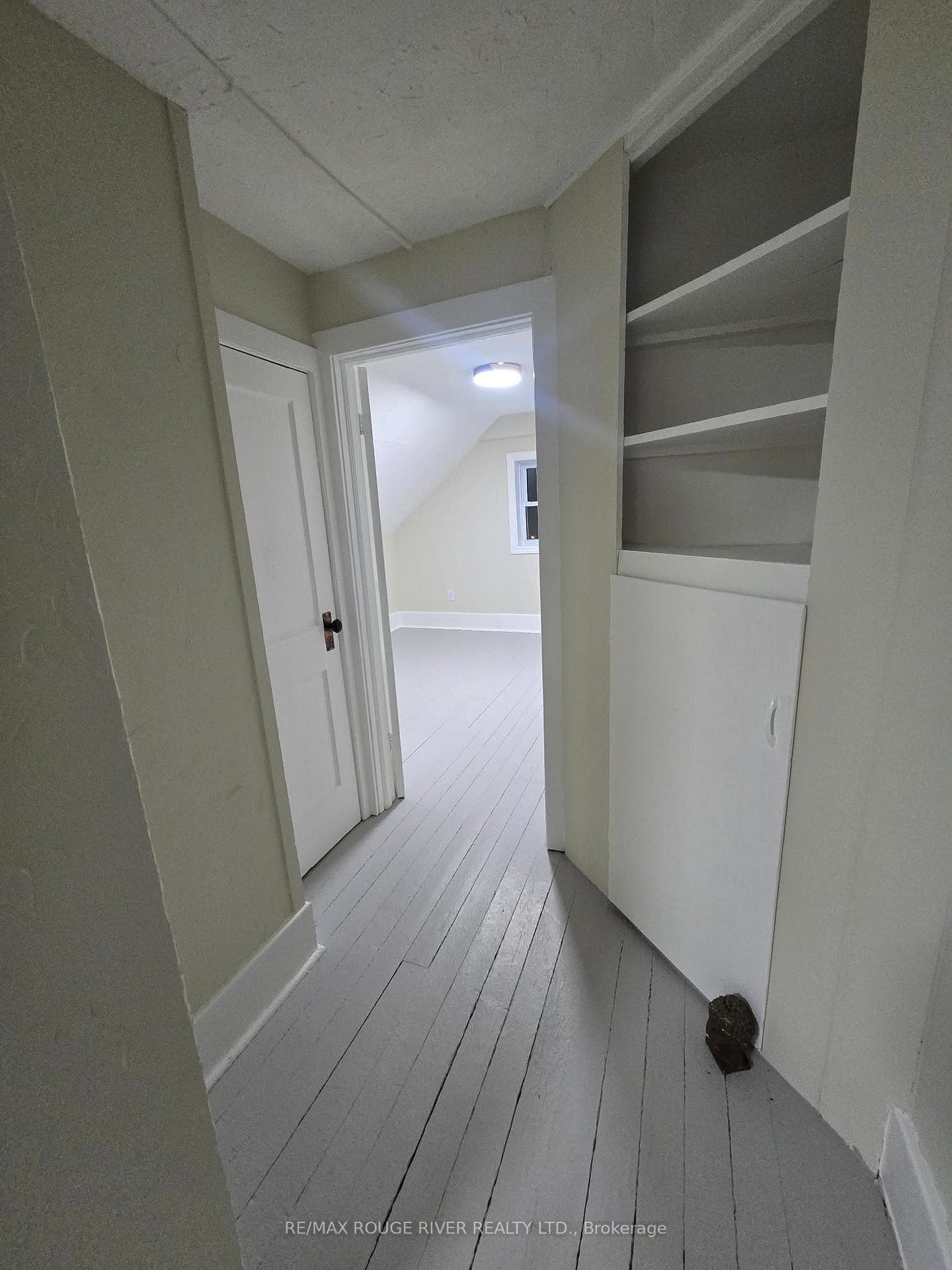 264 University Avenue photo 15