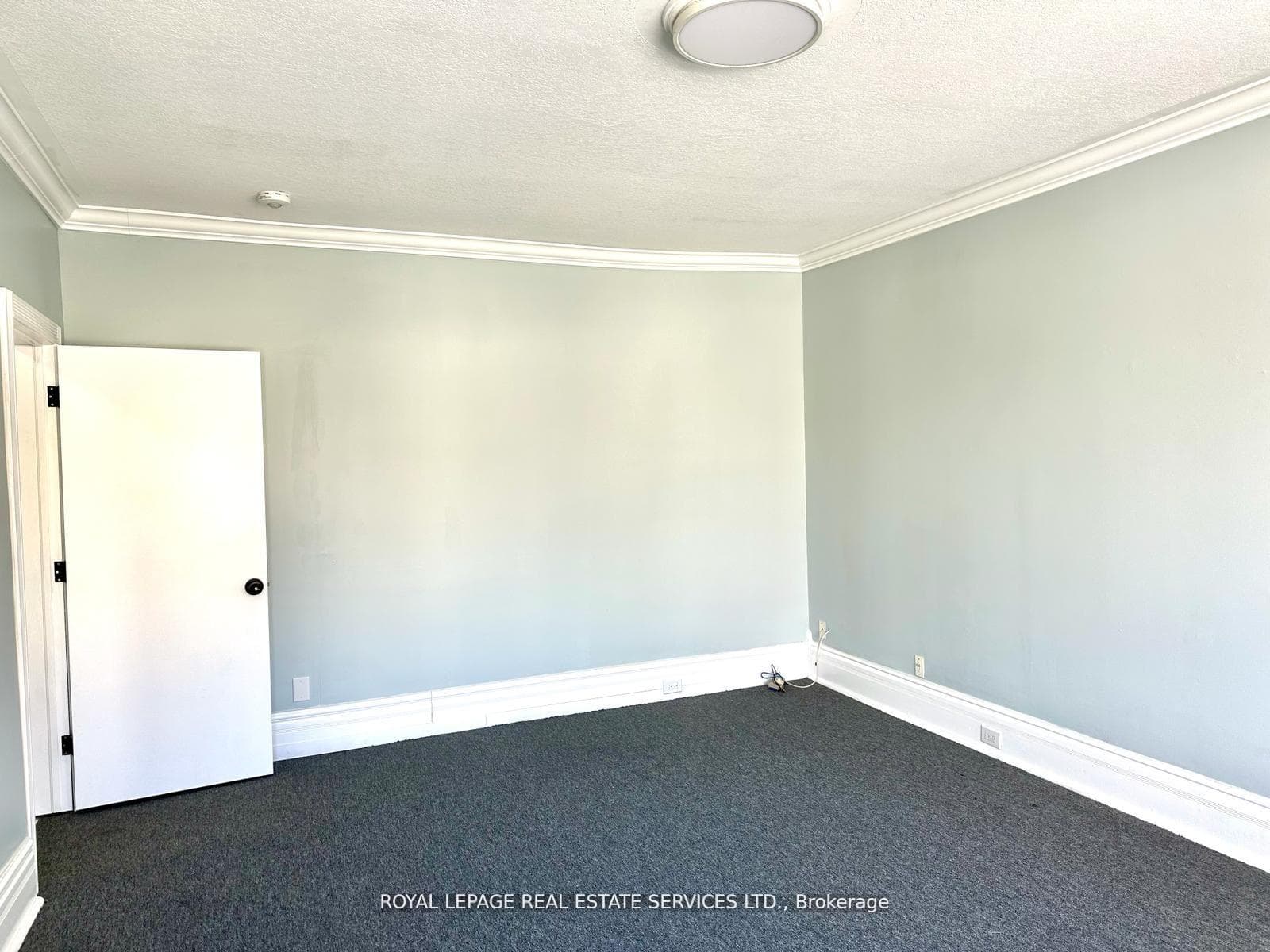 100 Essa Road Unit Main Floor photo 11