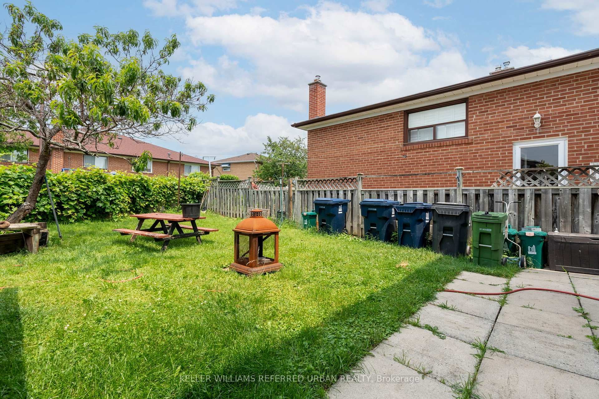 192 Giltspur Drive Unit Lower photo 5