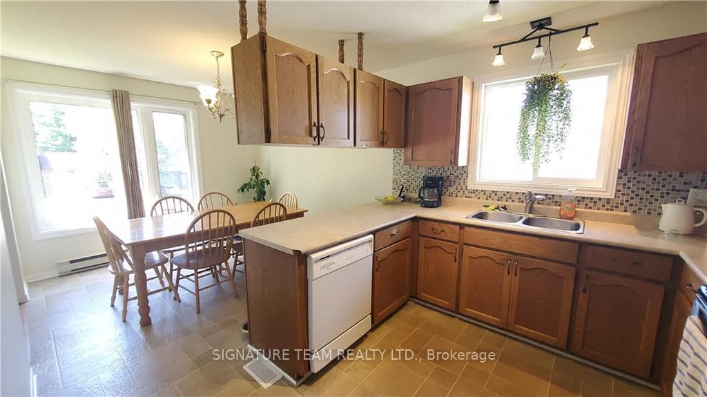 82 SPRUCE Street photo 12
