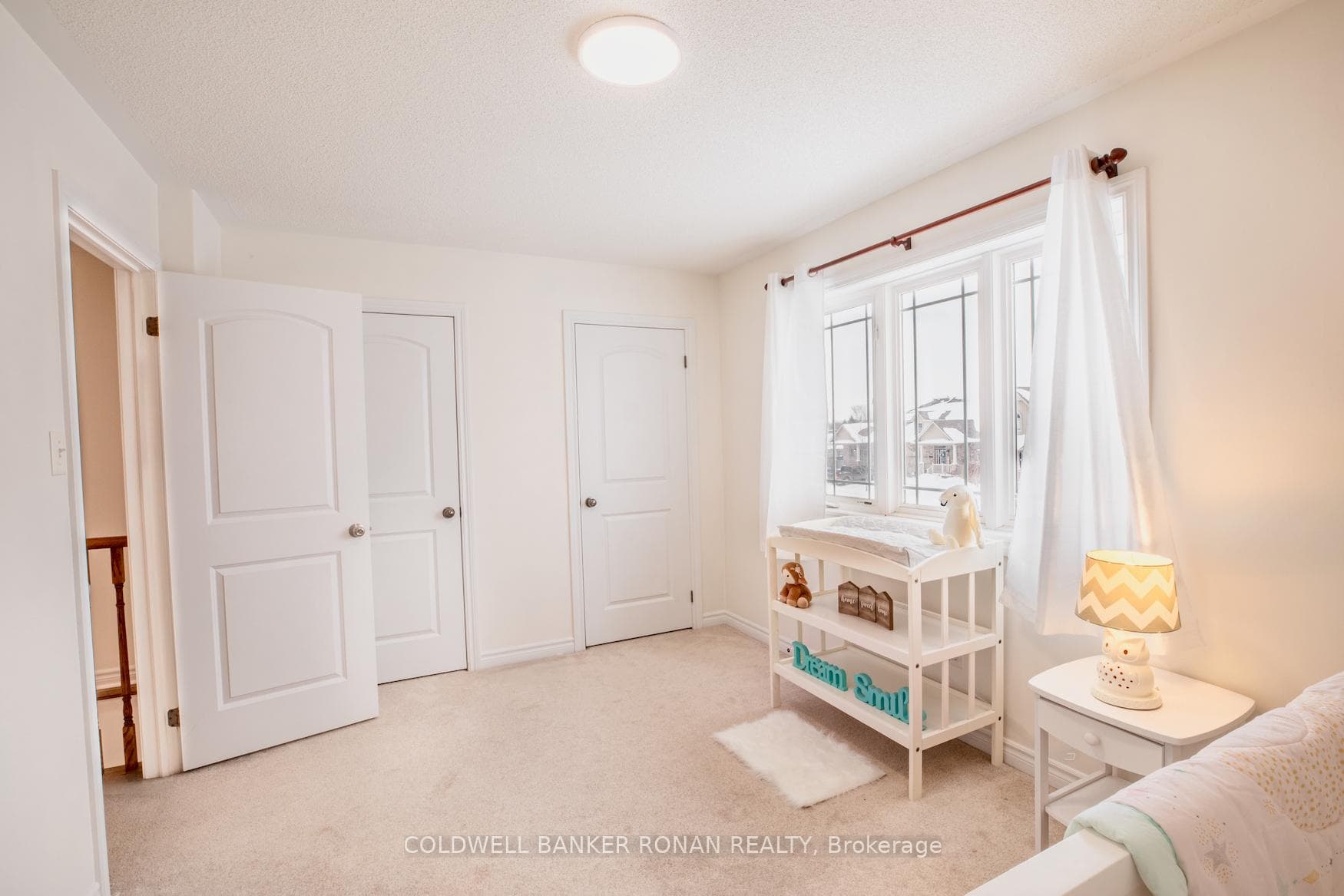 115 Banting Crescent photo 20