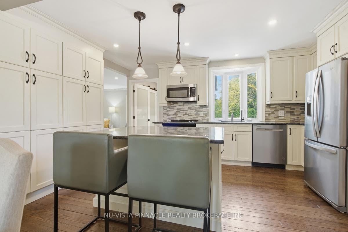 11 Runnymede Crescent photo 7