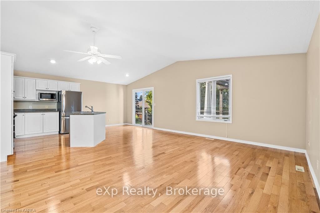 932 RINGSTEAD Street photo 10