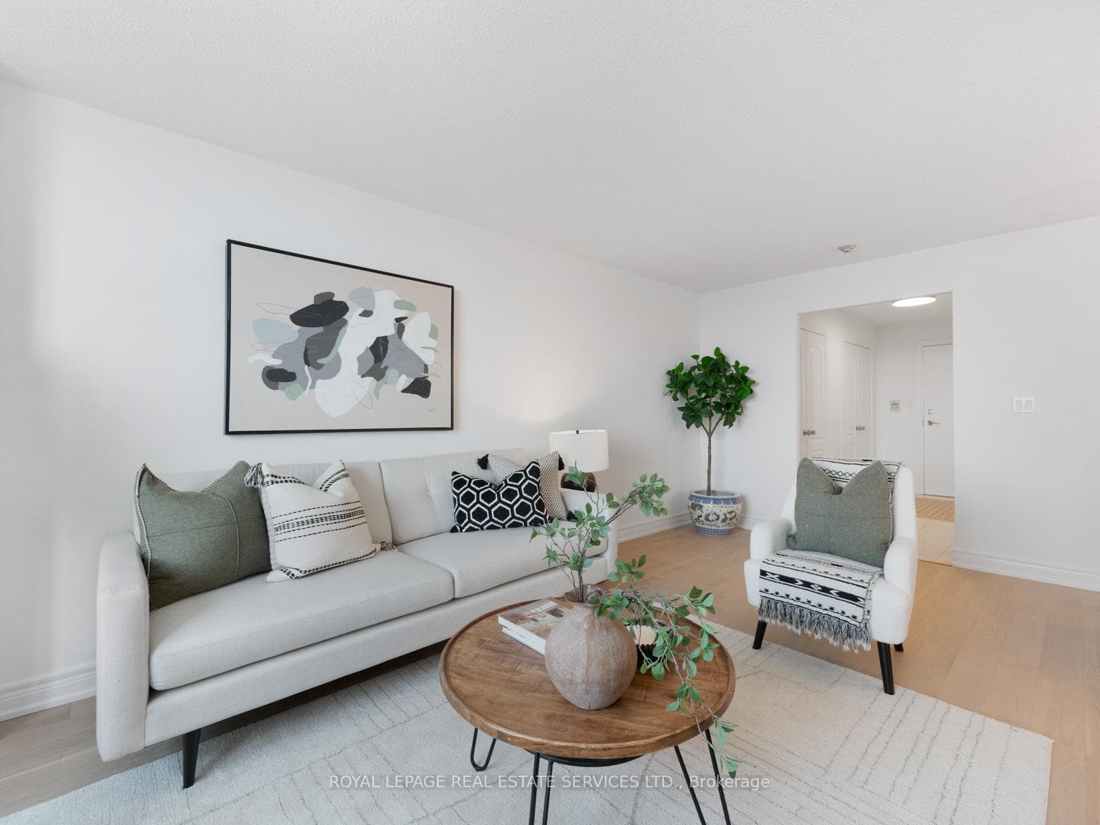 5418 Yonge Street Unit 1705 photo 8