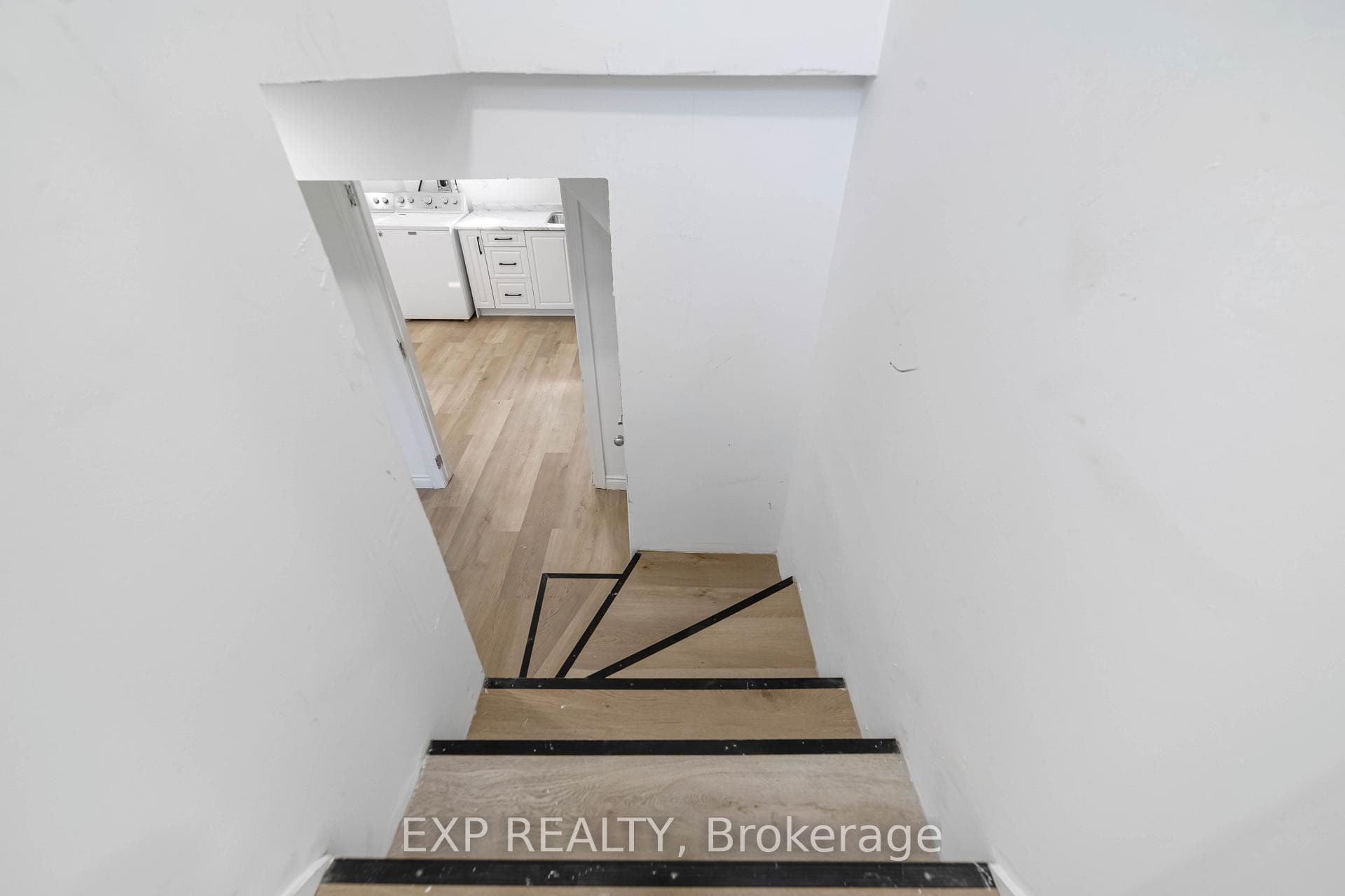 1487 Beckworth Avenue Unit Lower Unit photo 4