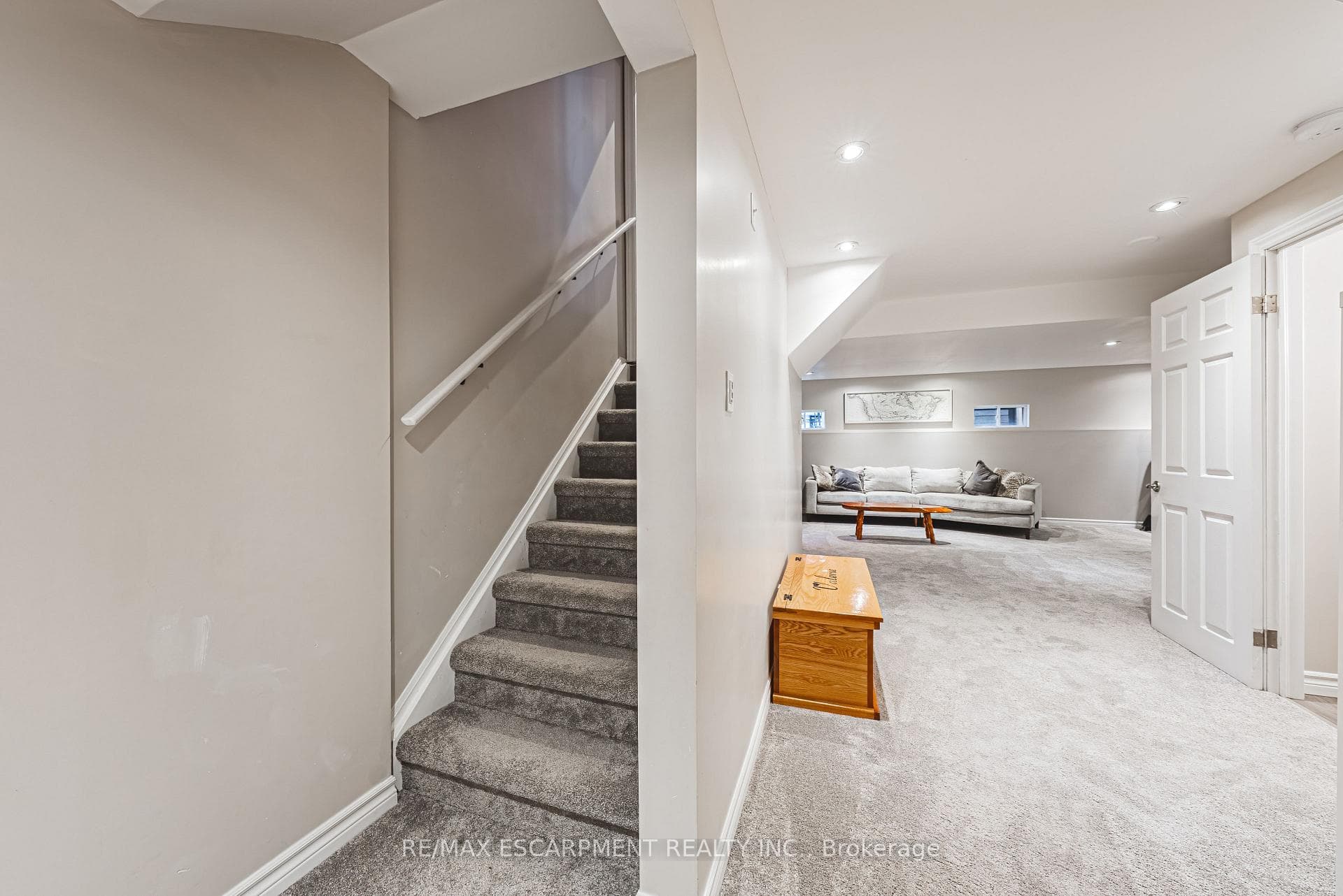 48 Madonna Drive photo 30