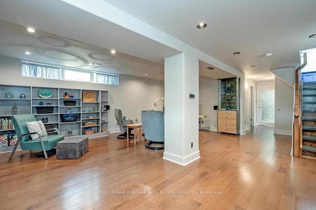 2388 Cyprus Avenue photo 25