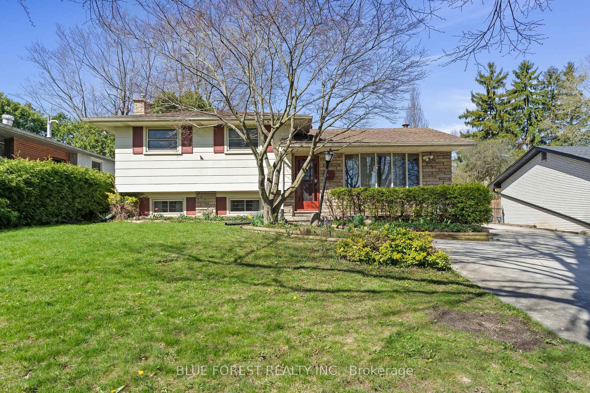39 Southwood Crescent photo 1