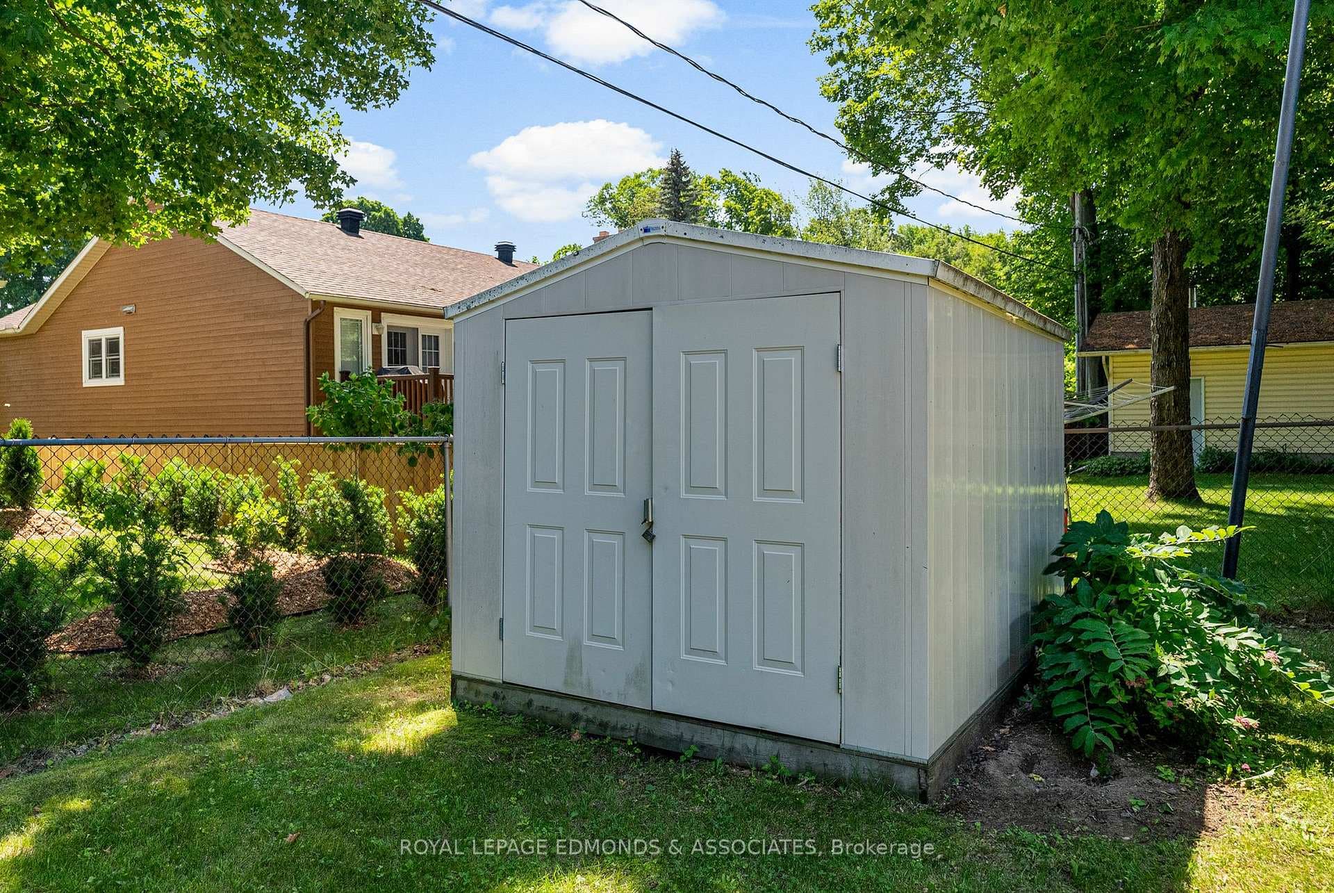 619 Cecelia Street photo 43
