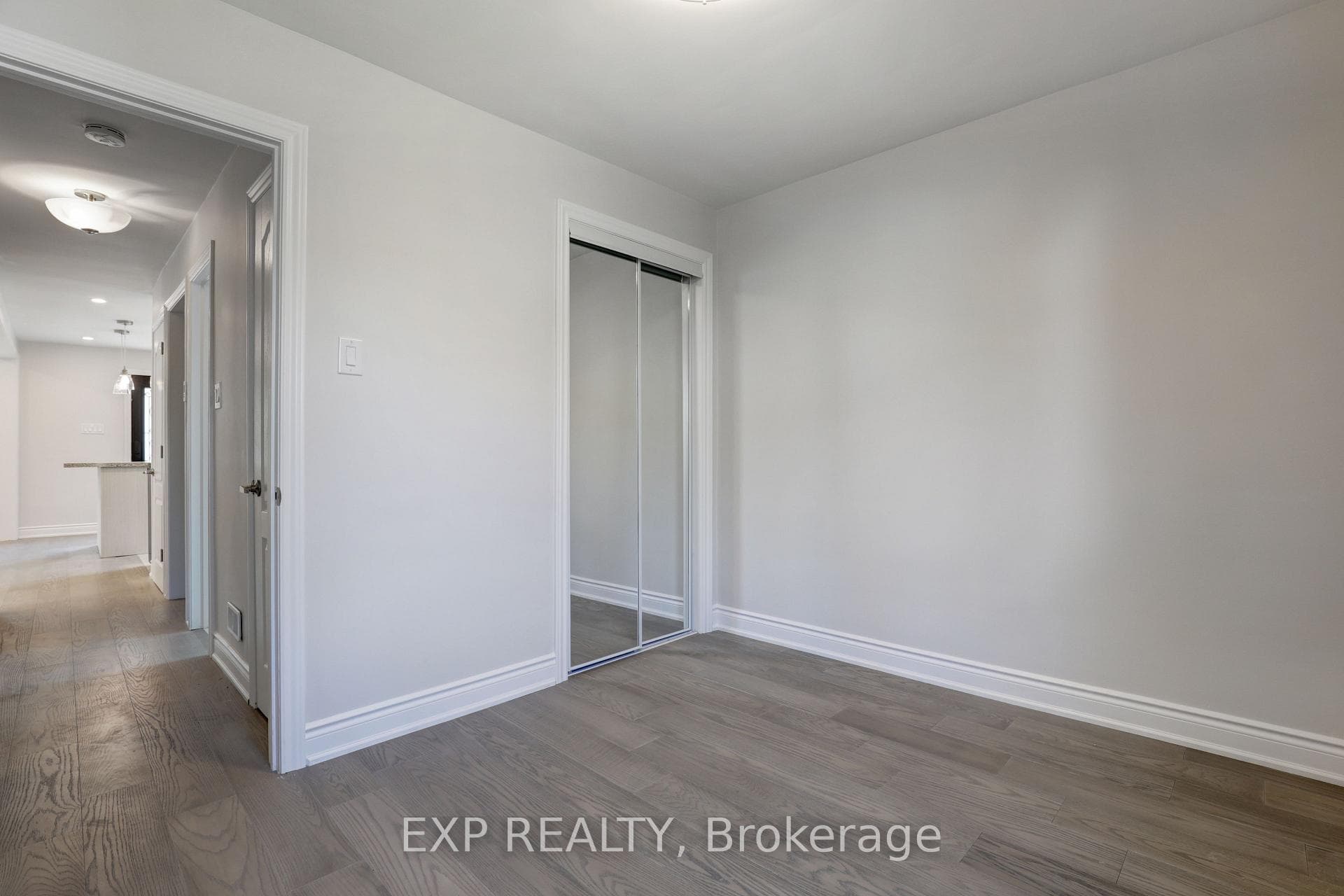 432 Mortimer Avenue Unit Main photo 8